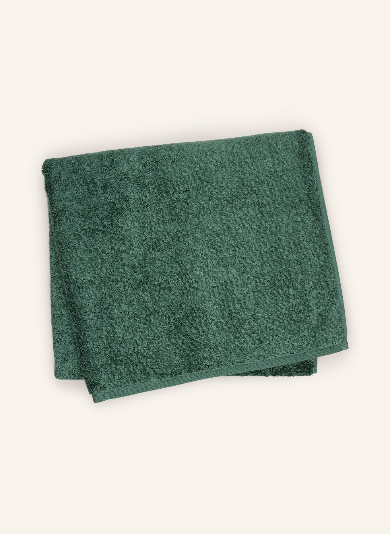 en VOGUE AMERICA bath towel: GREEN