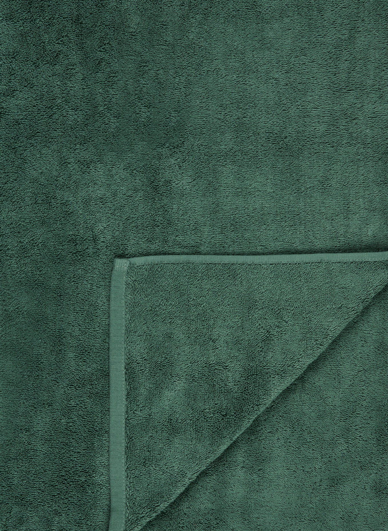 en VOGUE AMERICA bath towel: GREEN