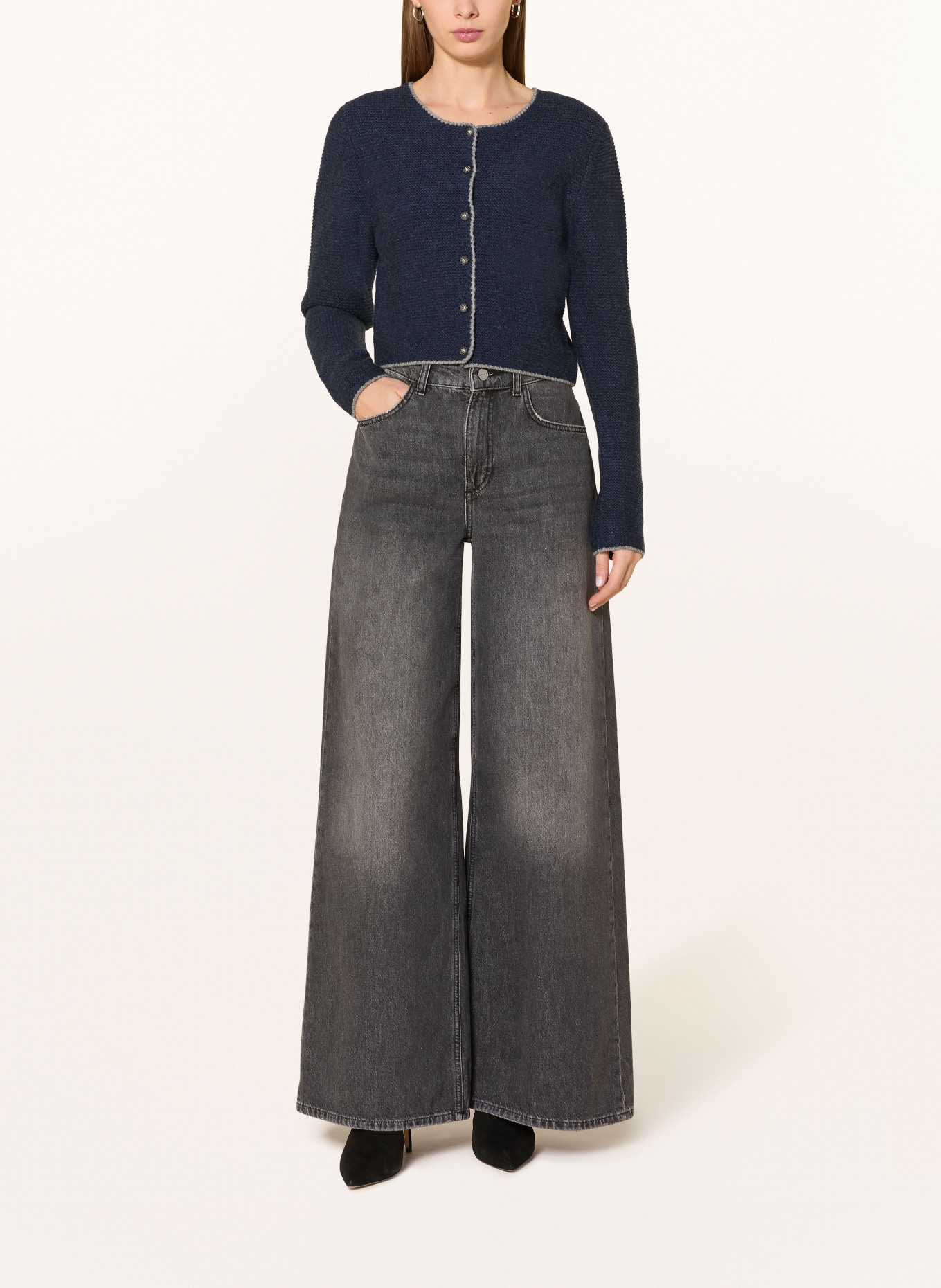 Johann & Johanna pletená vesta: TMAVĚ MODRÁ