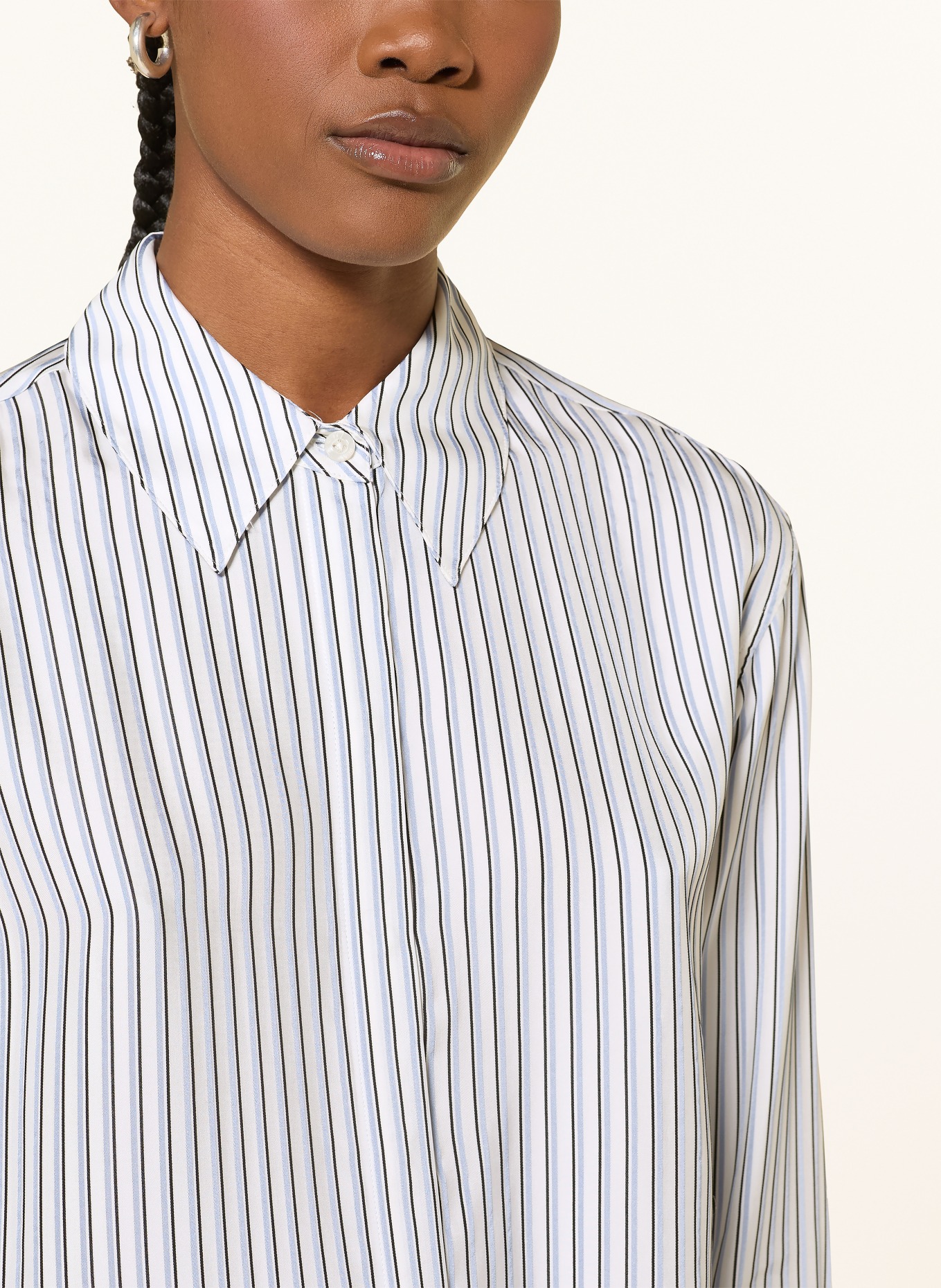 REISS Hemdbluse ANNIKA: WEISS / HELLBLAU / SCHWARZ