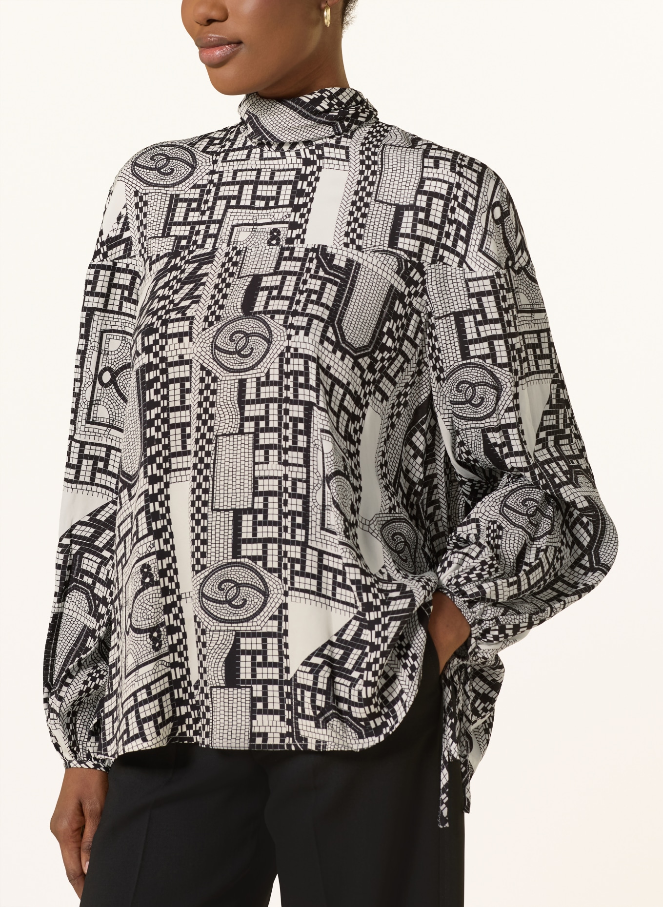 REISS Schluppenbluse HARRY: HELLGRAU / SCHWARZ