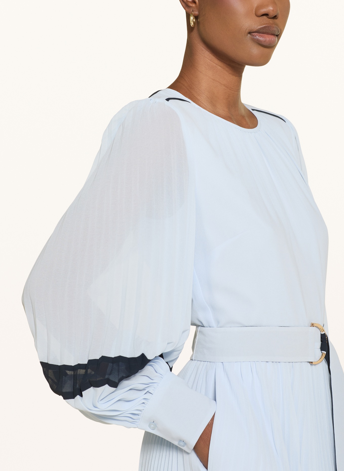 REISS TORI dress with pleats: LIGHT BLUE / DARK BLUE