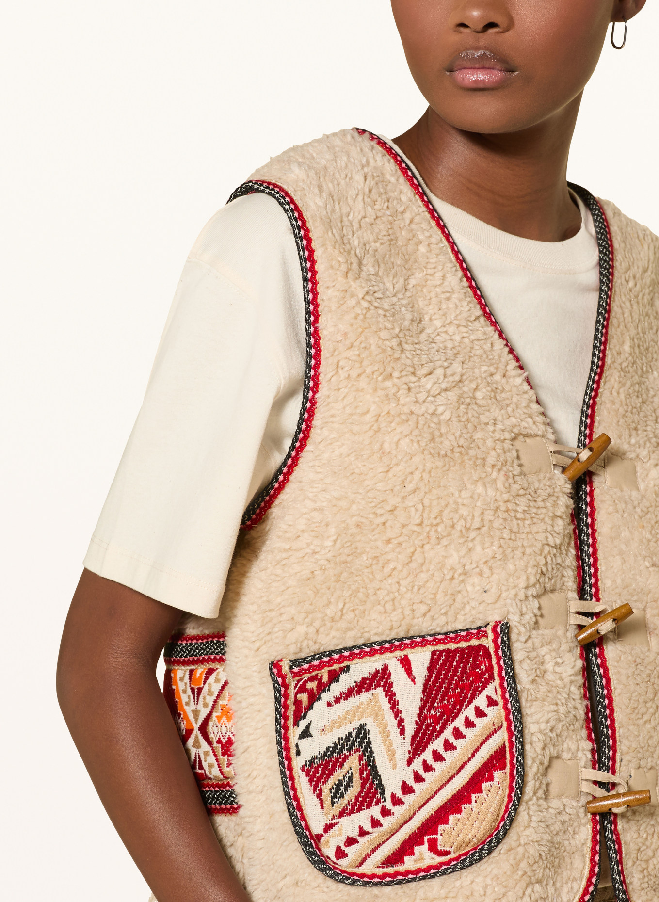 lollys laundry Umělá kožešinová vesta HUGOLL: BÉŽOVÁ / ČERVENÁ / ČERNÁ