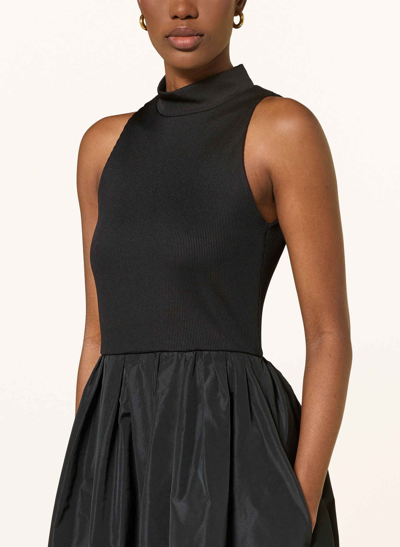 maje Sukienka RABIANI z mieszanki materiałów: CZARNY