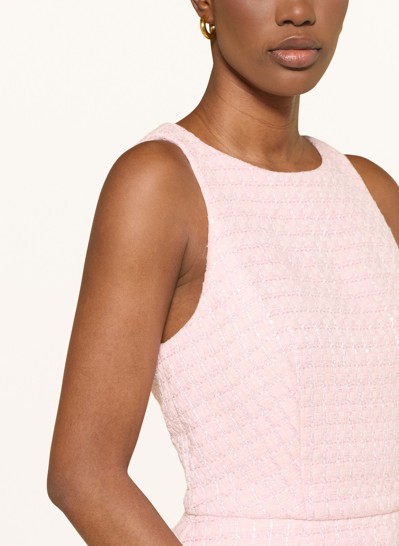 SANDRO Sukienka DEMIROSE z cekinami: JASNORÓŻOWY / BIAŁY