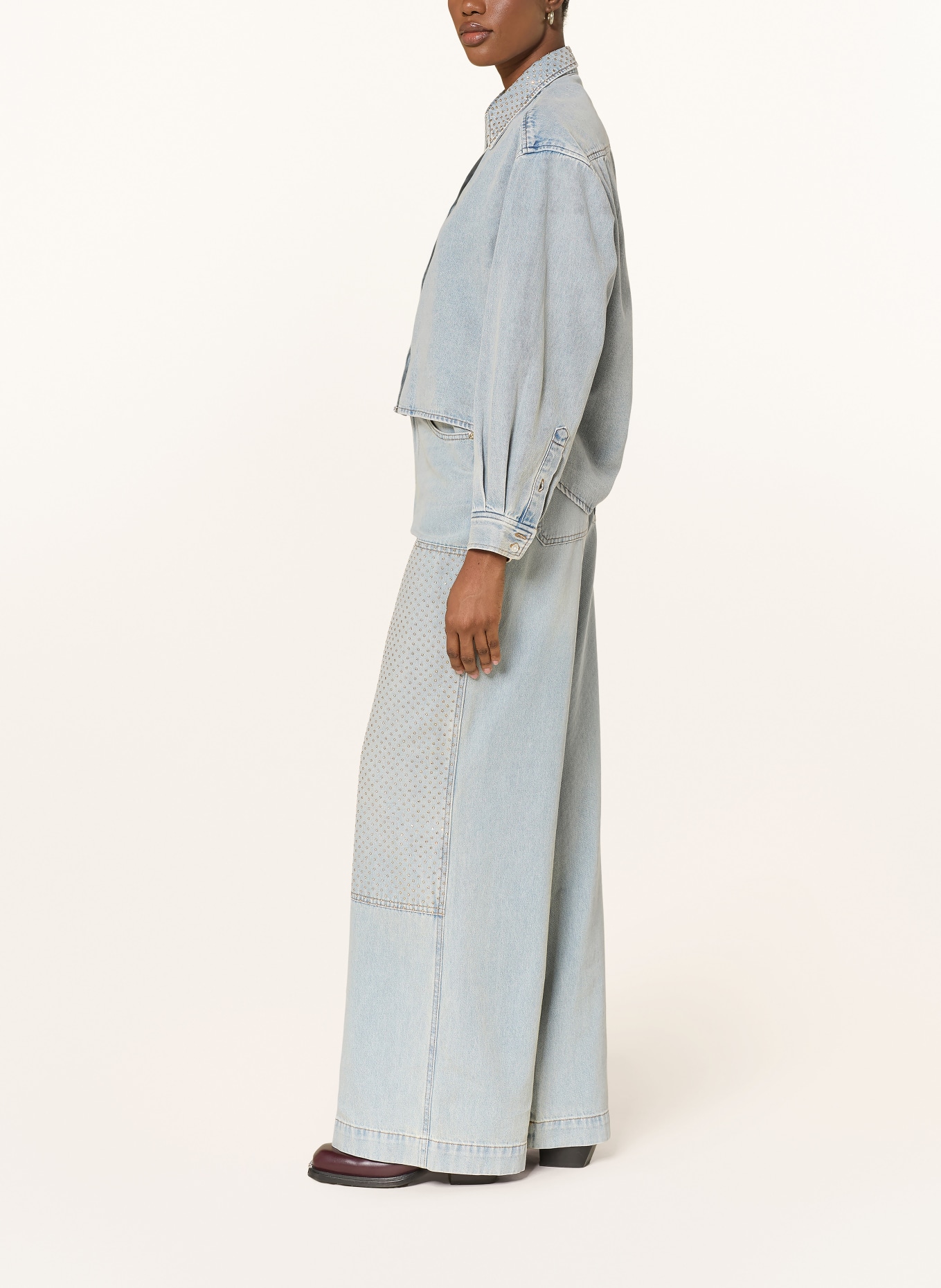 SANDRO Wide Leg Jeans mit Schmucksteinen: J002 LIGHT BLUE JEAN