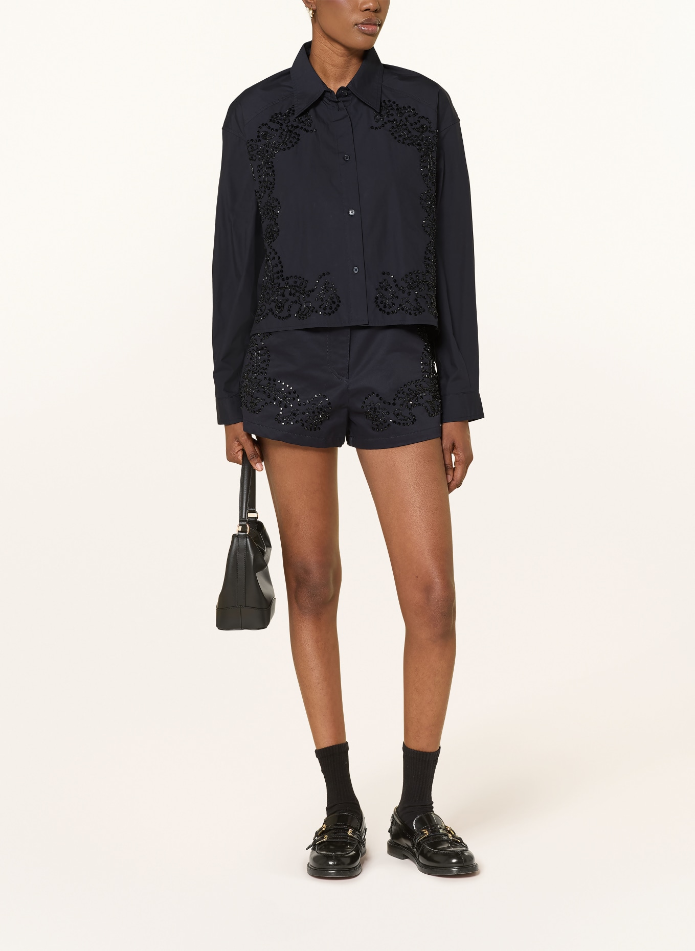 SANDRO Shorts mit Schmucksteinen: DUNKELBLAU / SCHWARZ
