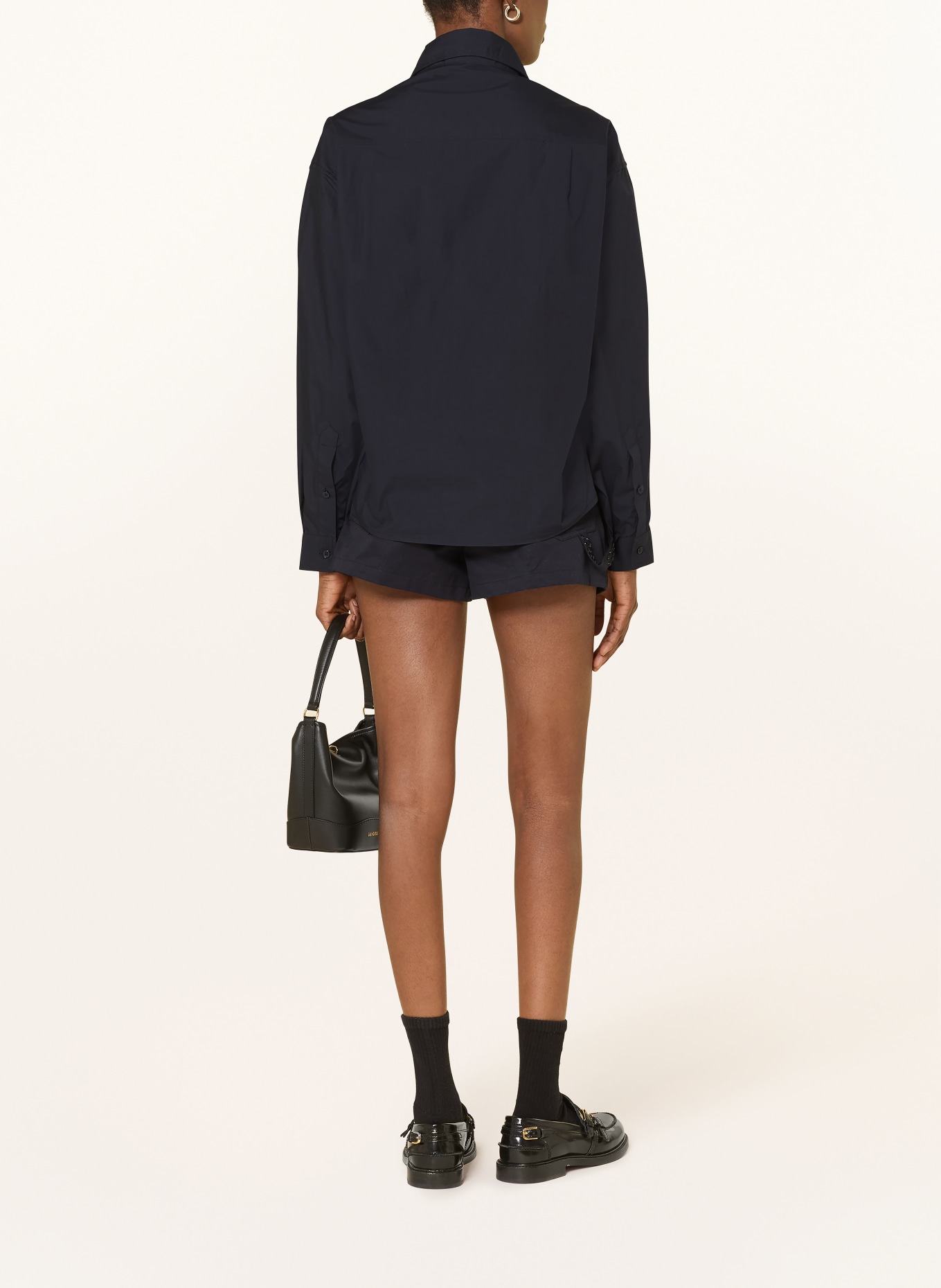 SANDRO Shorts mit Schmucksteinen: DUNKELBLAU / SCHWARZ