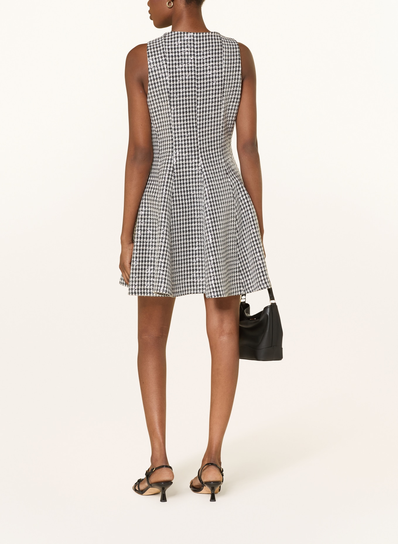 SANDRO Sukienka z tweedu z cekinami: CZARNY / BIAŁY