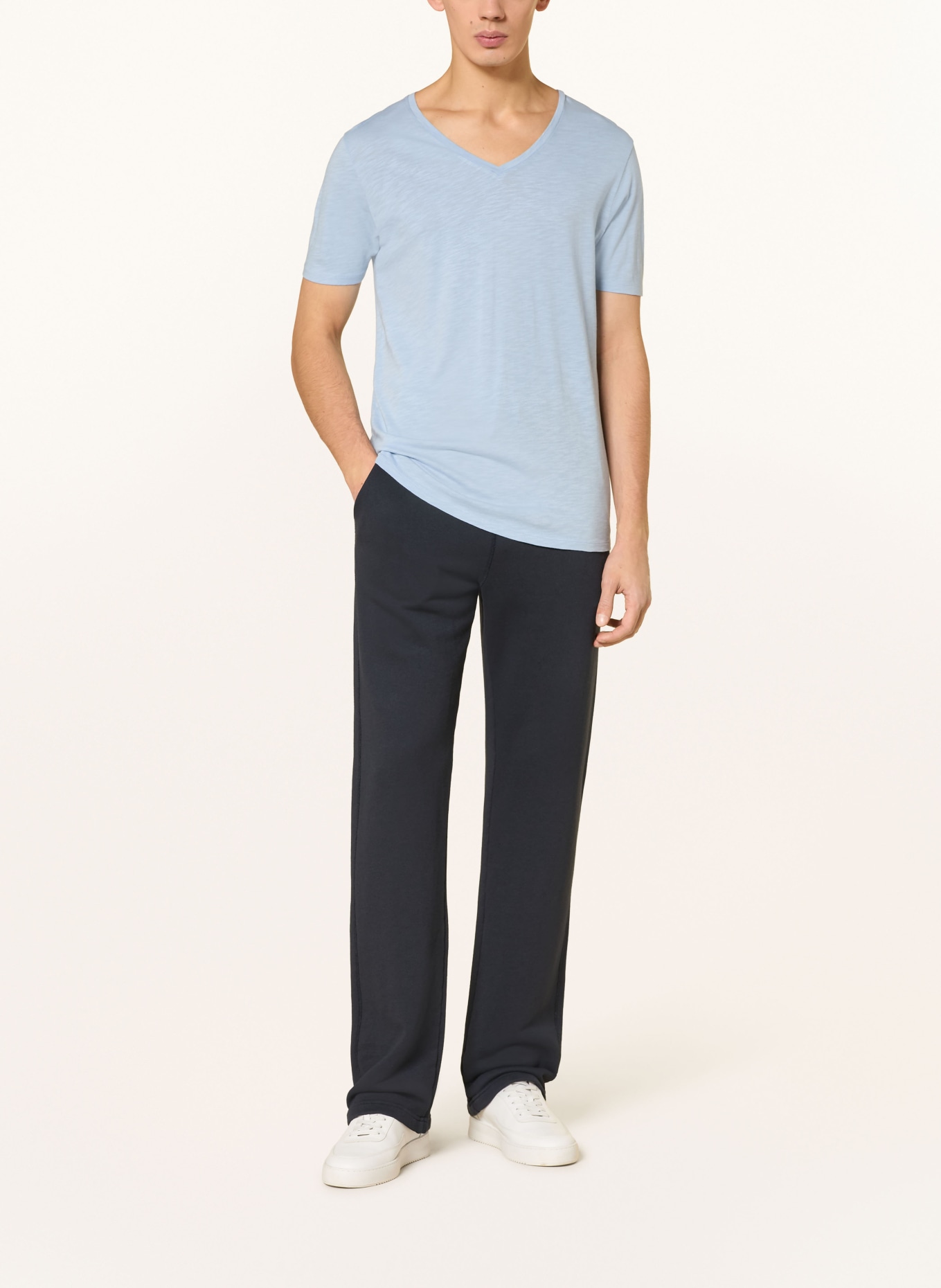 Juvia T-shirt: LIGHT BLUE