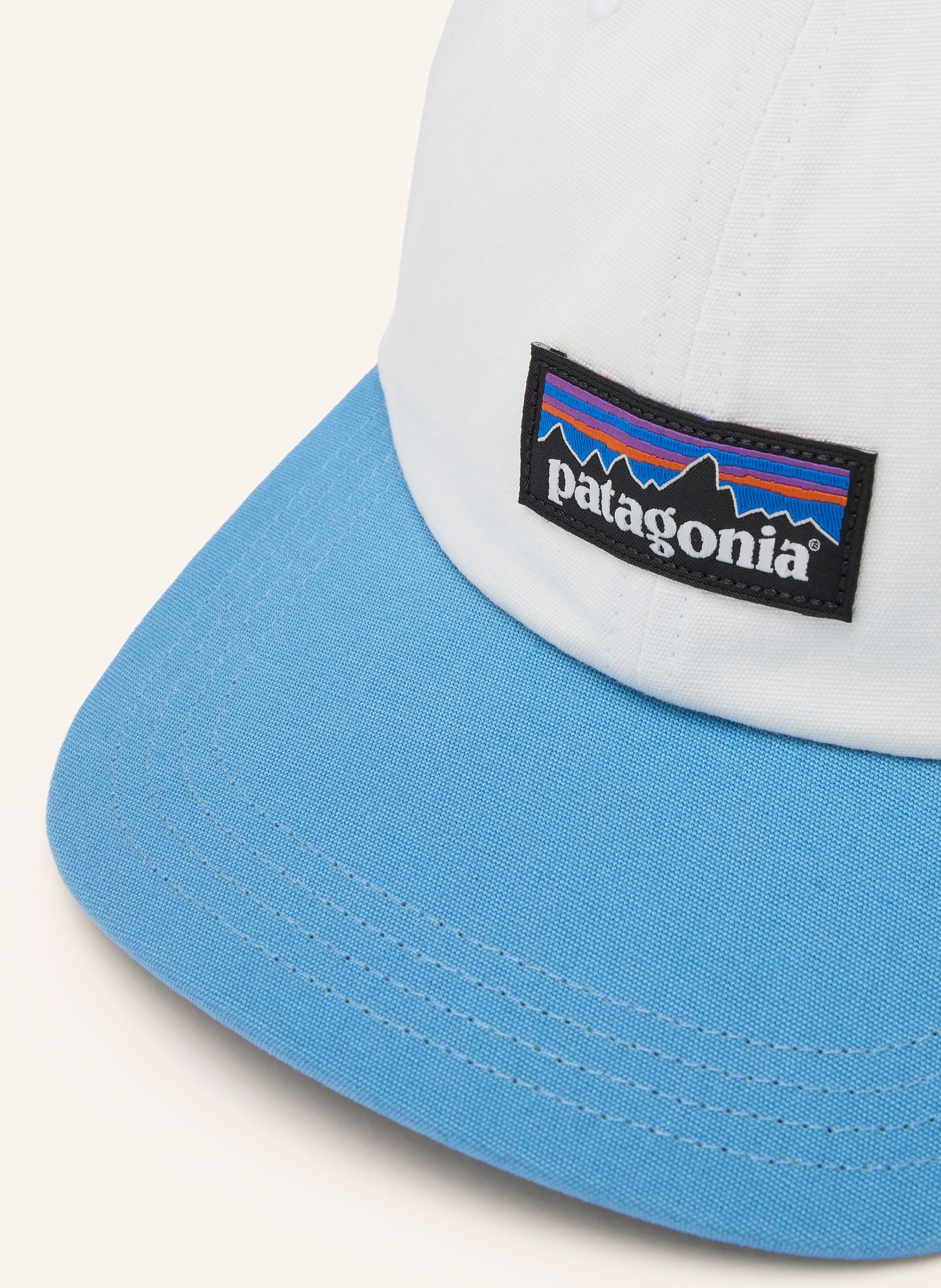 patagonia Kšiltovka P-6: BÍLÁ / TMAVĚ MODRÁ