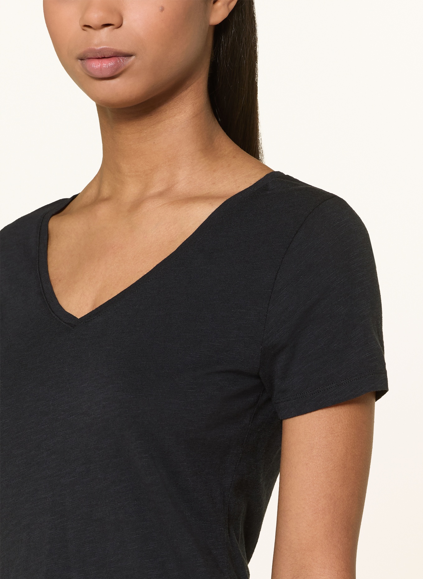 Juvia T-shirt: BLACK