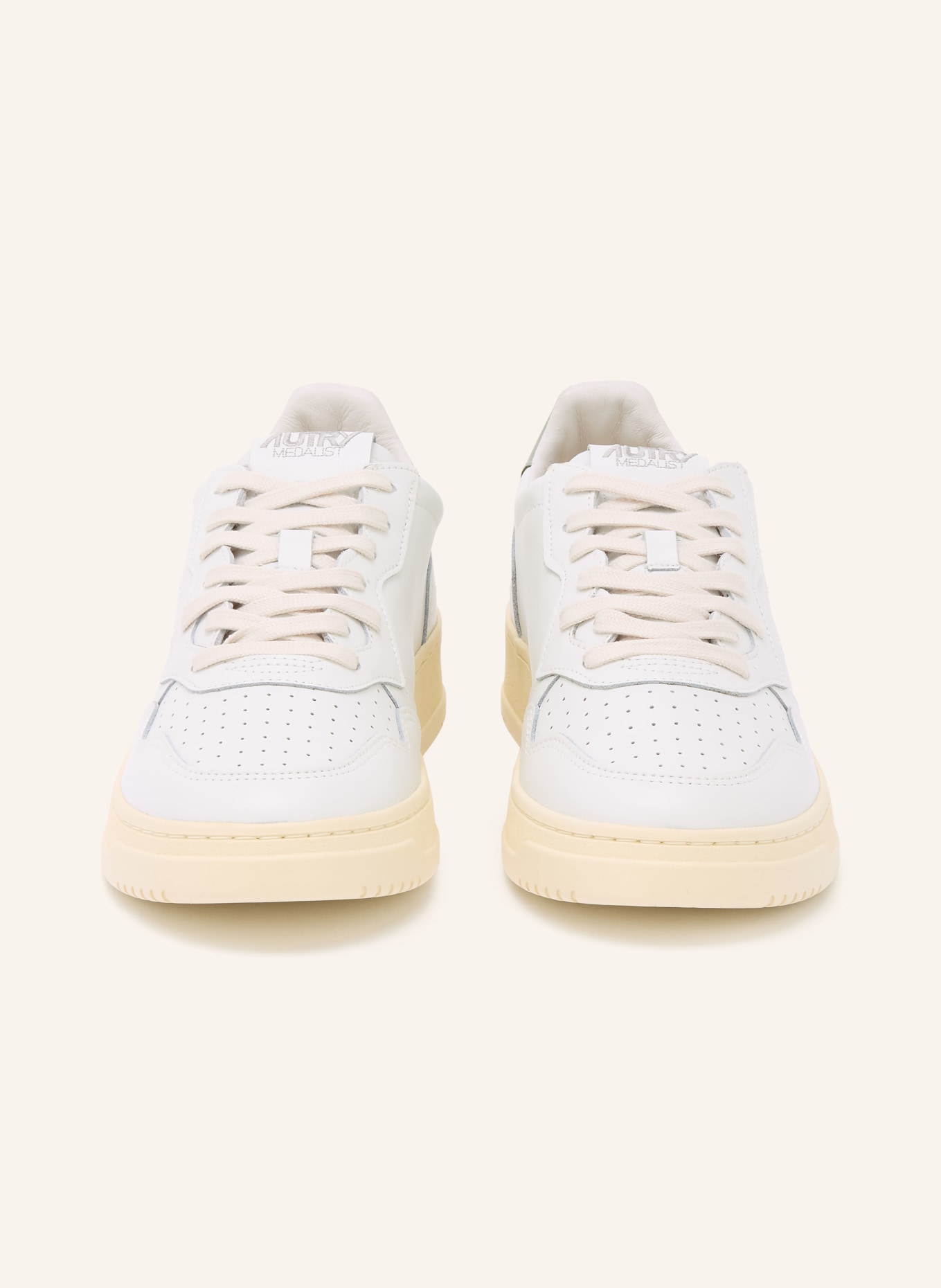 AUTRY Sneaker MEDALIST LOW LL: WEISS / OLIV
