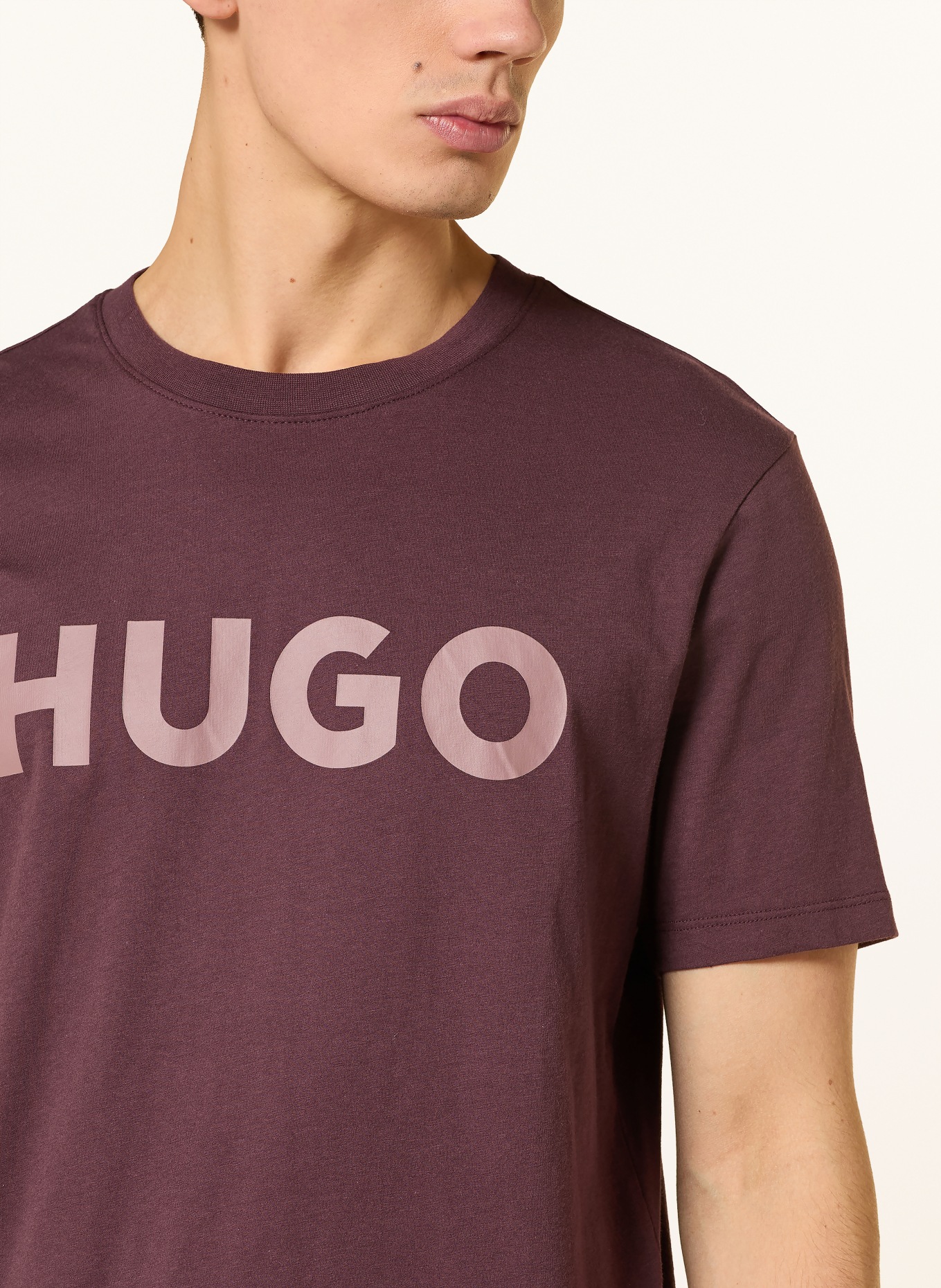 HUGO T-shirt DULIVIO: BRĄZOWY / JASNOCZERWONY