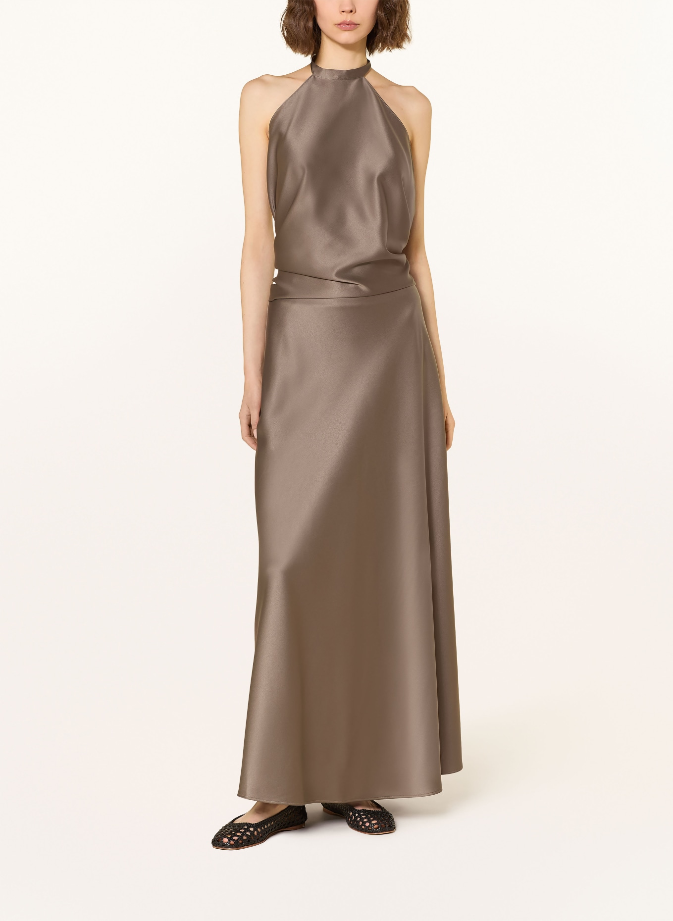 Juvia Top z wiązaniem na szyi SISSY z satyny: BRĄZOWY