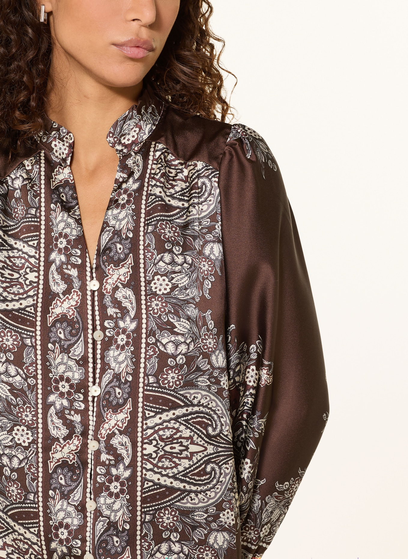 NEO NOIR Satin blouse MASSIMA with ruffles: DARK BROWN / CREAM