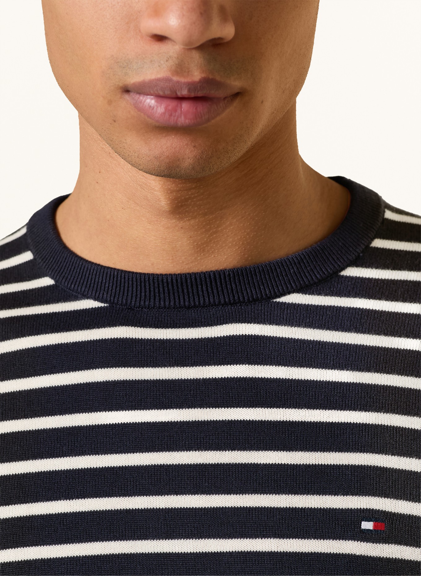 TOMMY HILFIGER Pullover: DUNKELBLAU / WEISS