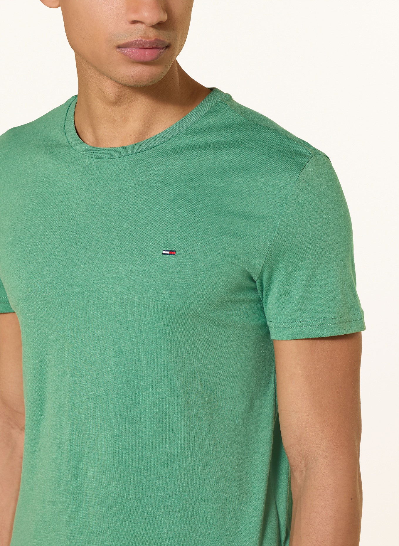 TOMMY JEANS T-Shirt: GRÜN