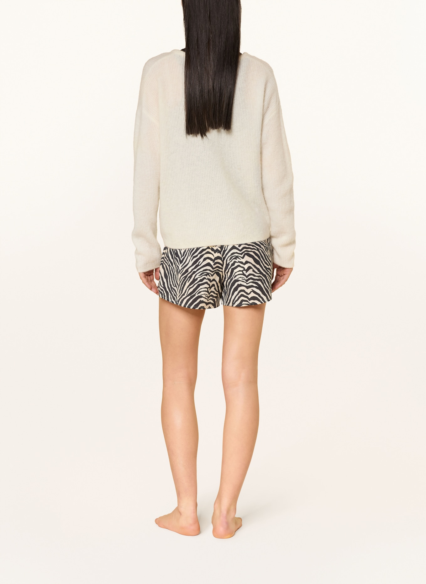 LOVE Stories Schlafshorts JOHNNY aus Satin: WEISS / SCHWARZ