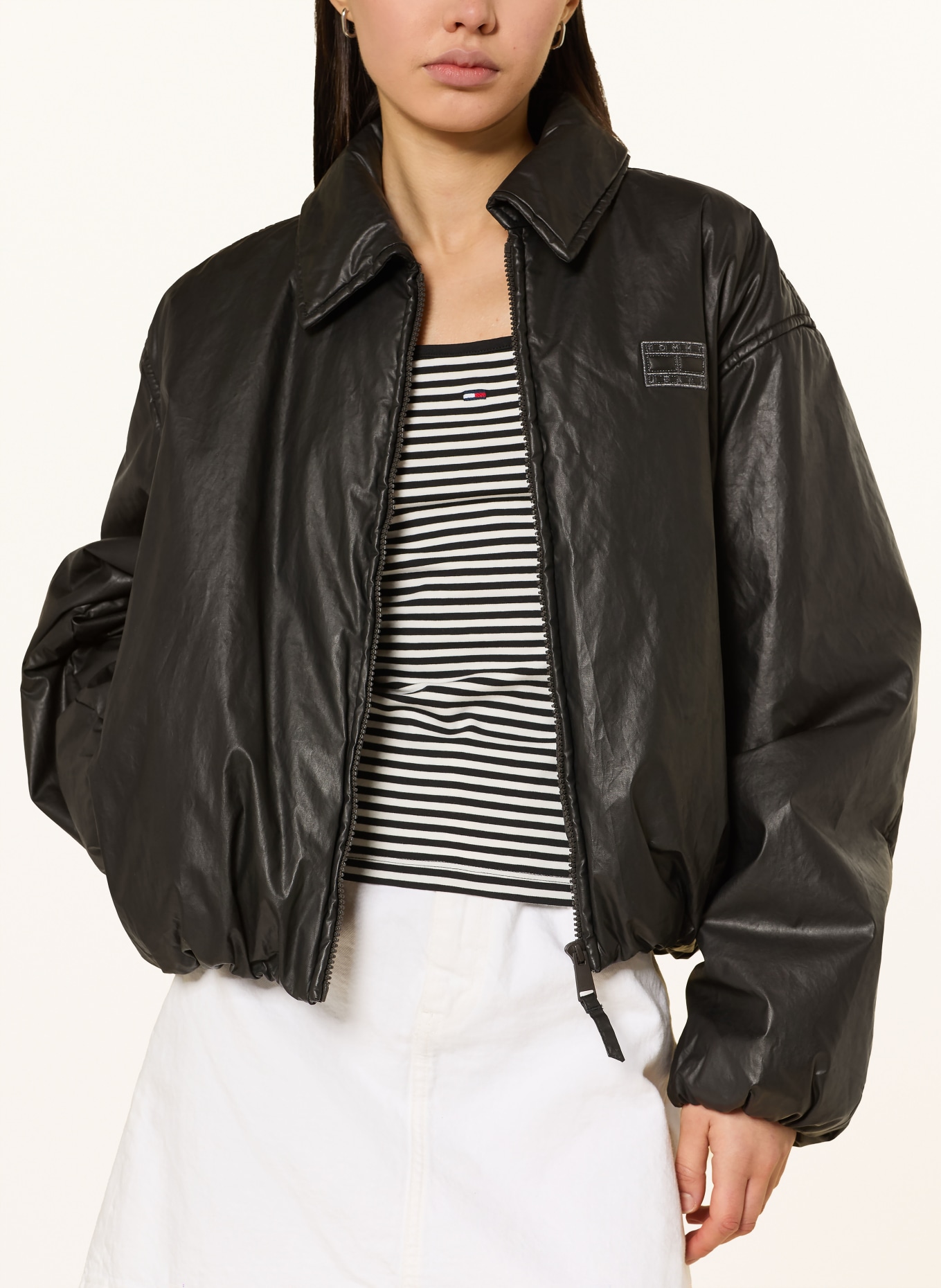 TOMMY JEANS Top: ČERNÁ / BÍLÁ