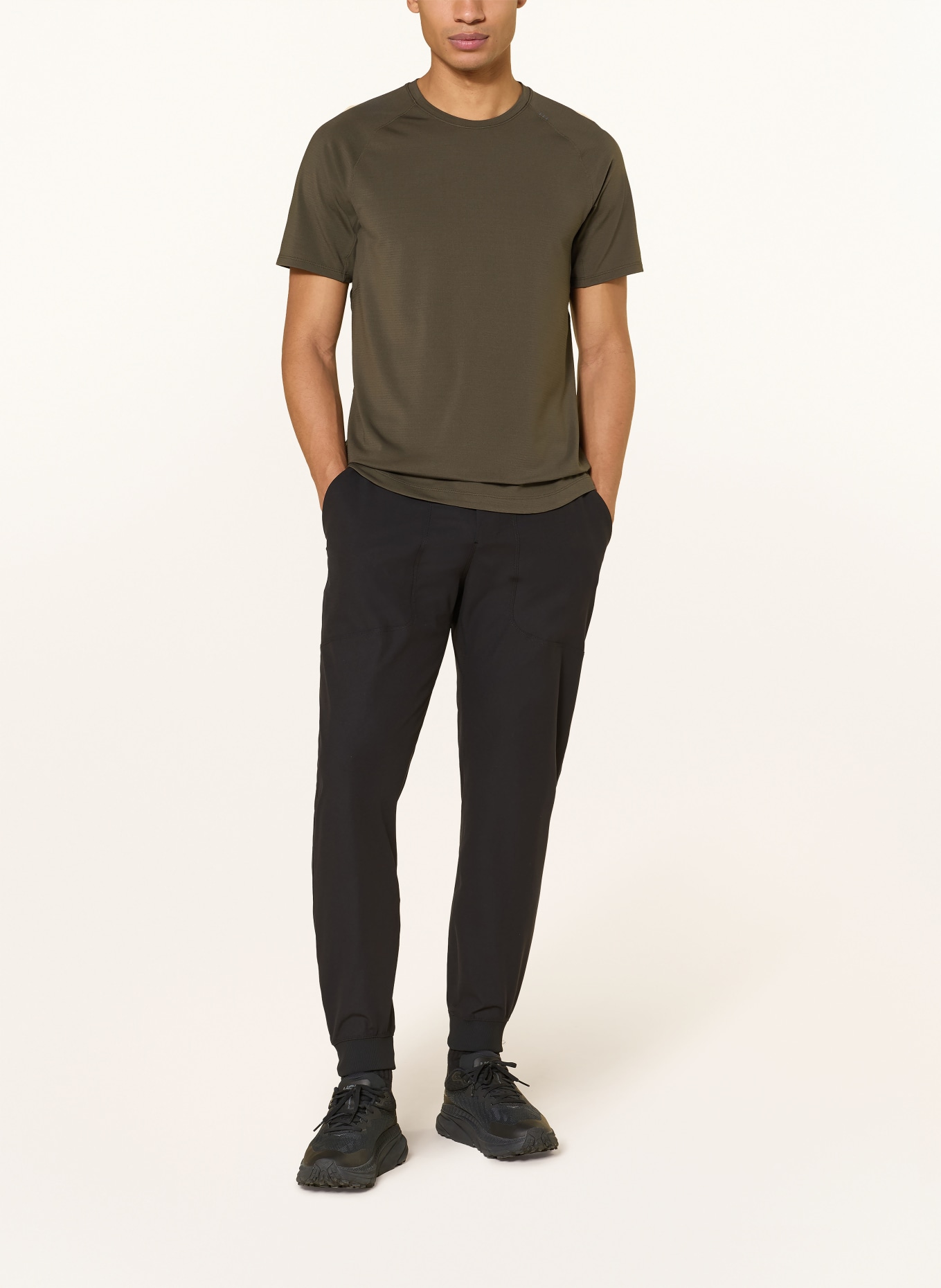 lululemon Tričko LICENSE TO TRAIN: TMAVĚ ZELENÁ