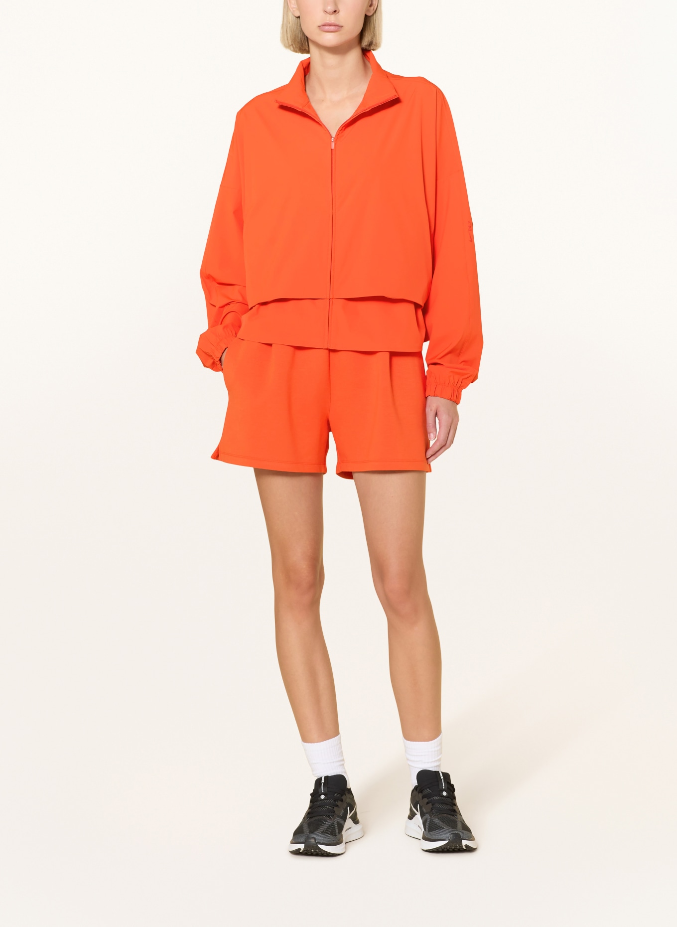 Nike Oversized training jacket 24.7 PERFECTSTRETCH: NEON ORANGE