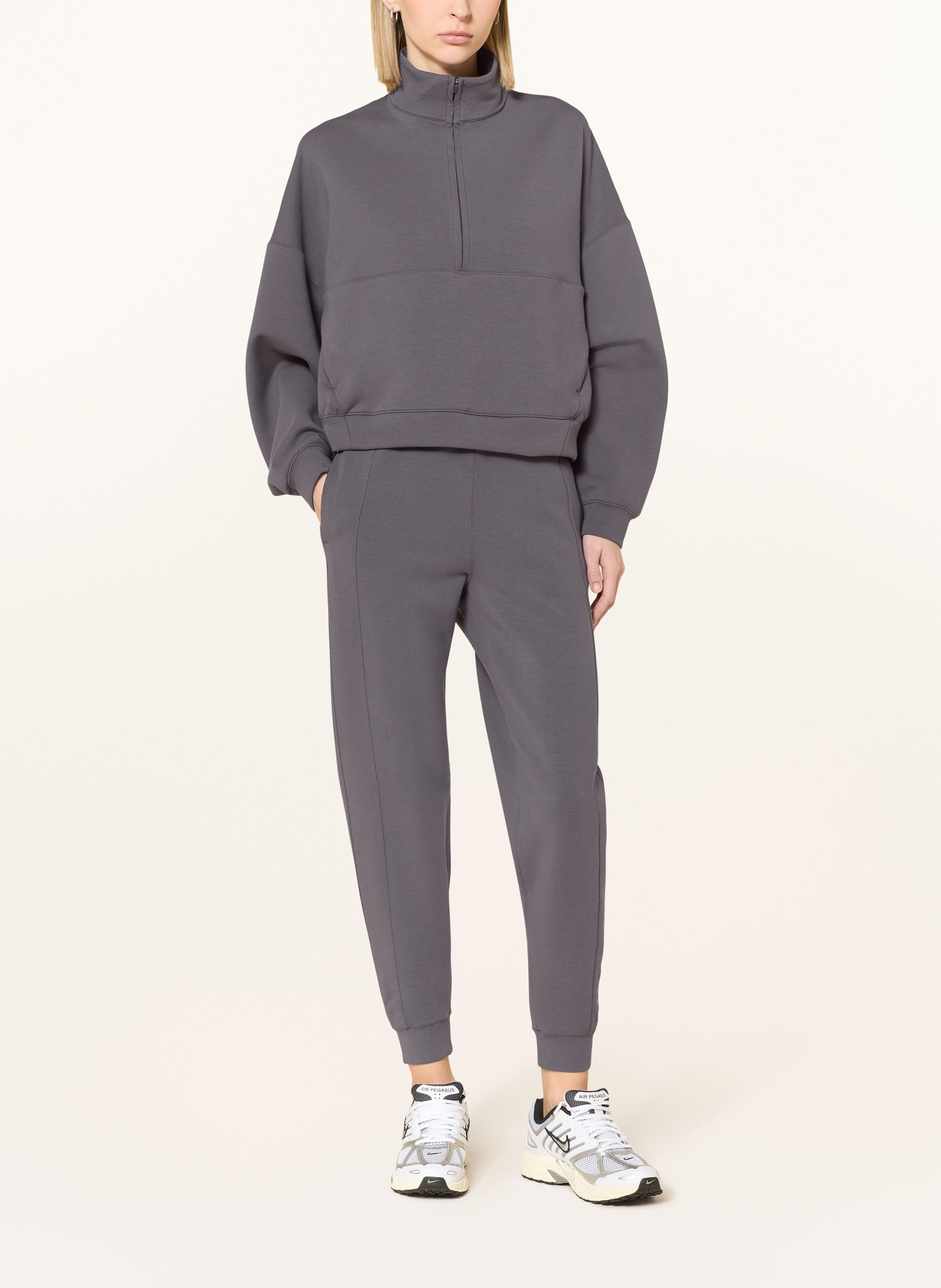 Nike Sweatshirt: DUNKELGRAU