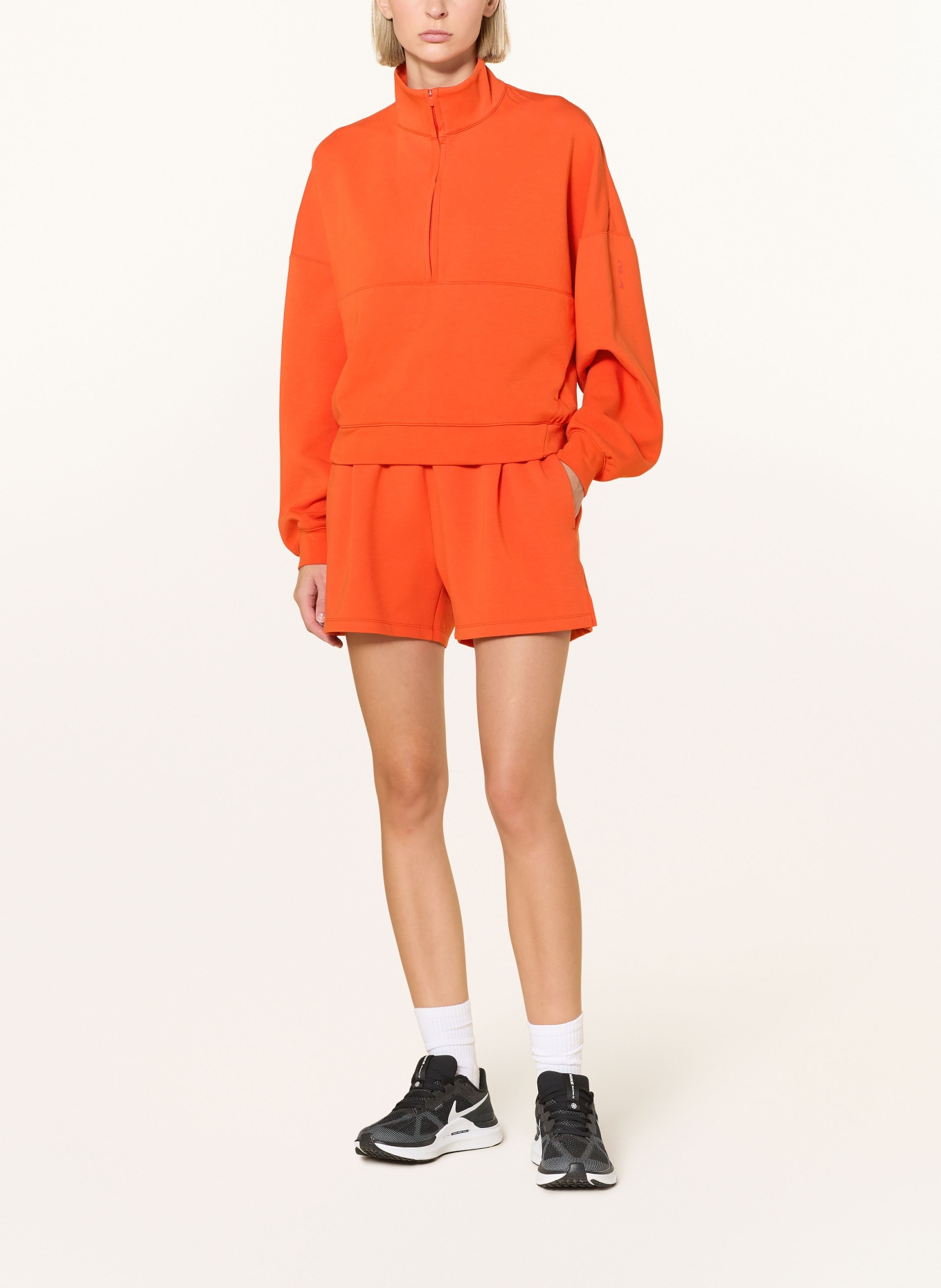 Nike Sweatshirt: ORANGE