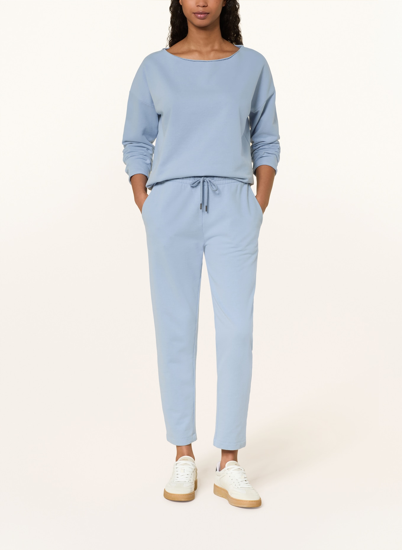 Juvia STINA sweatpants: LIGHT BLUE