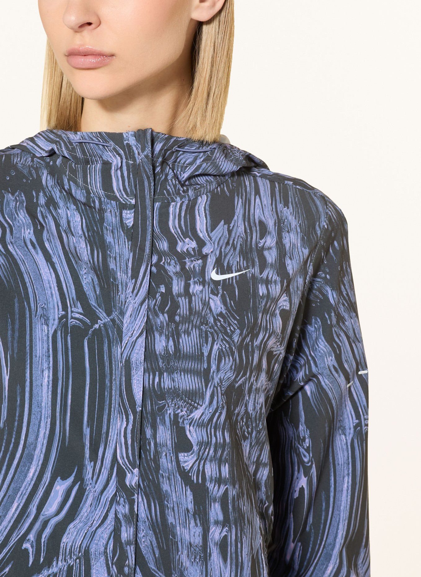 Nike SWIFT running jacket: BLACK / PURPLE