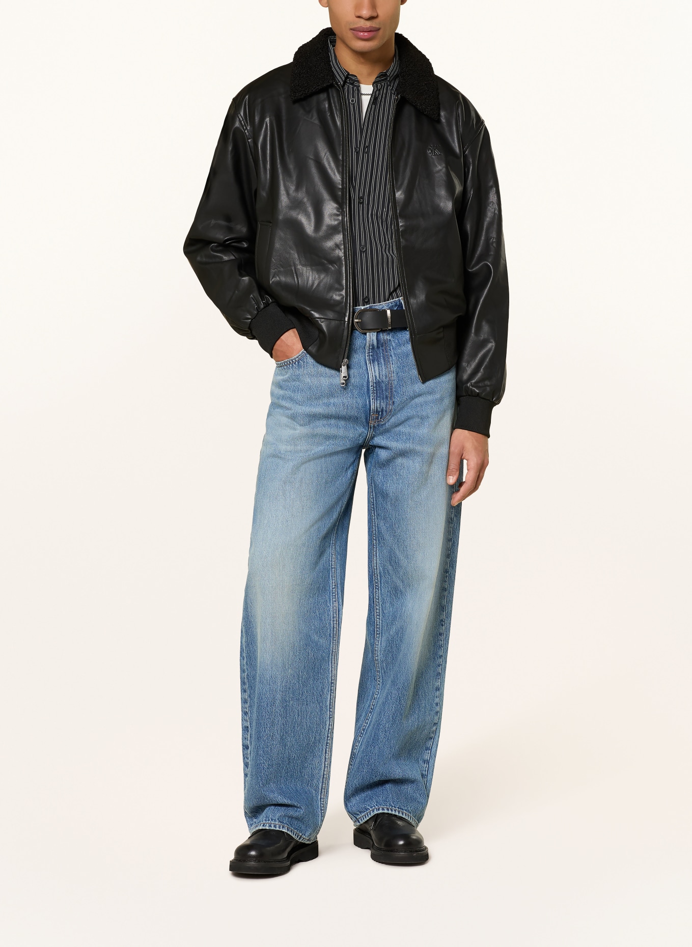 Calvin Klein Jeans Blouson in Lederoptik mit Kunstfell: SCHWARZ