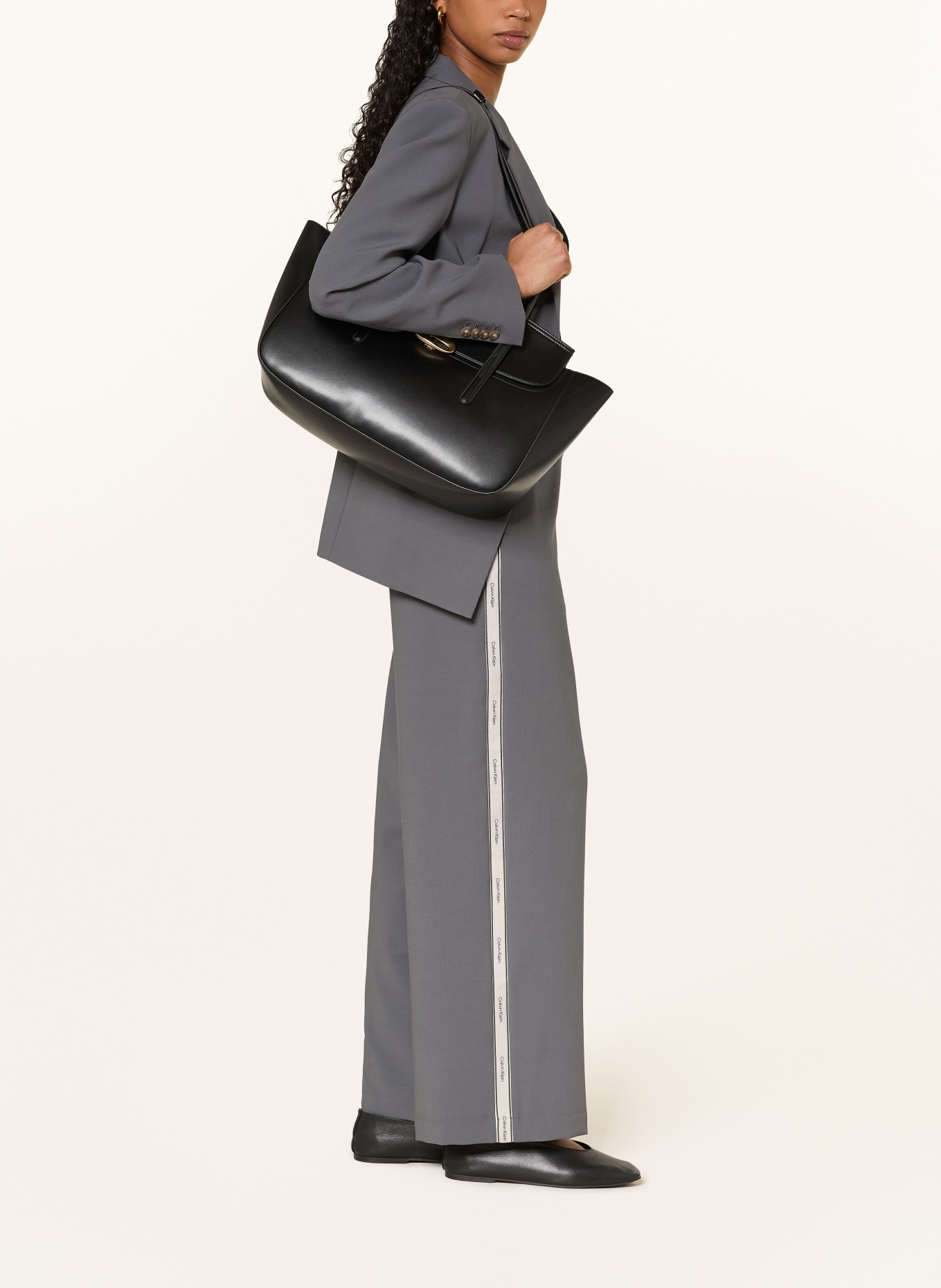 Calvin Klein kalhoty Marlene: ŠEDÁ / SVĚTLE ŠEDÁ