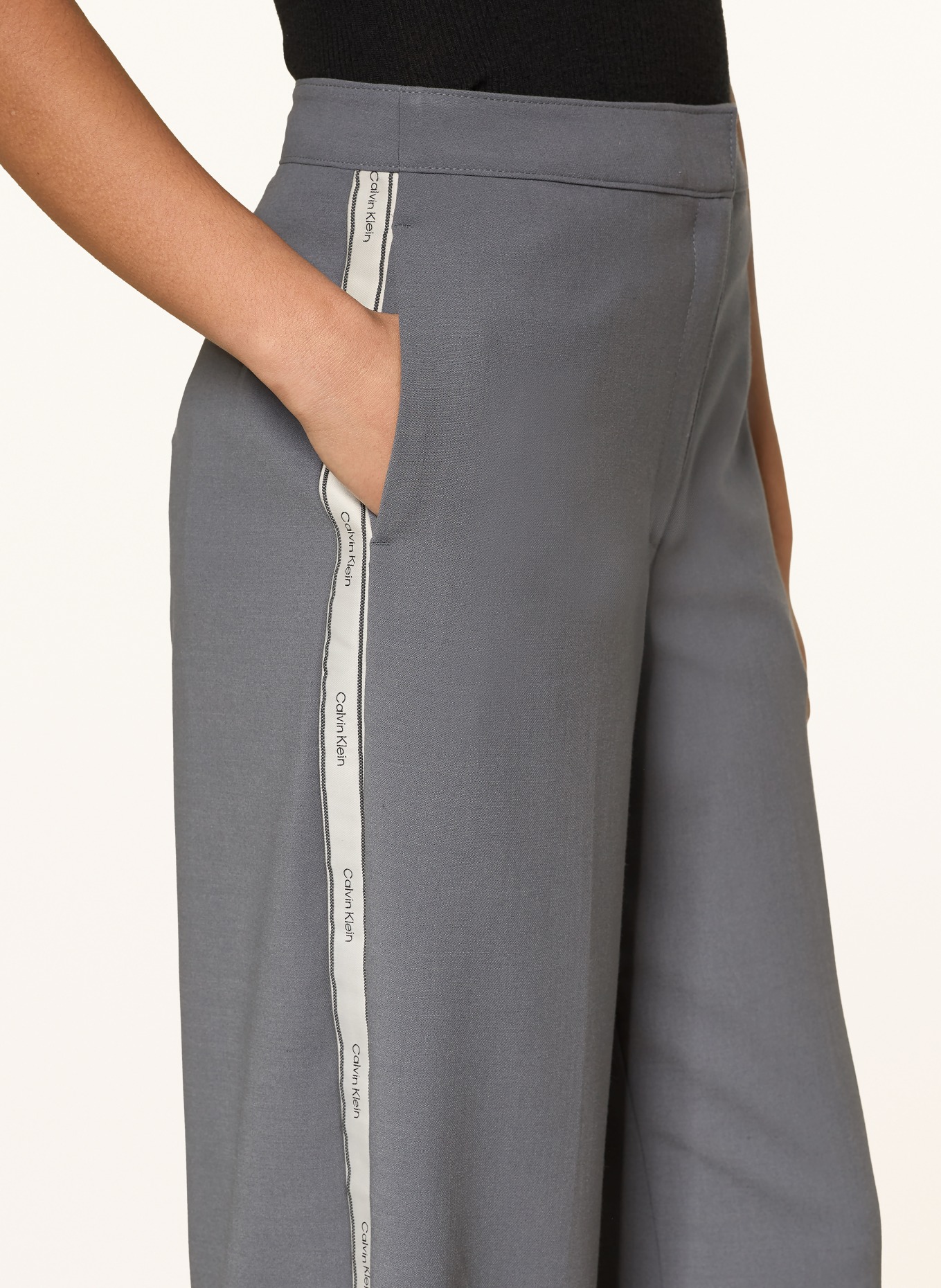 Calvin Klein kalhoty Marlene: ŠEDÁ / SVĚTLE ŠEDÁ