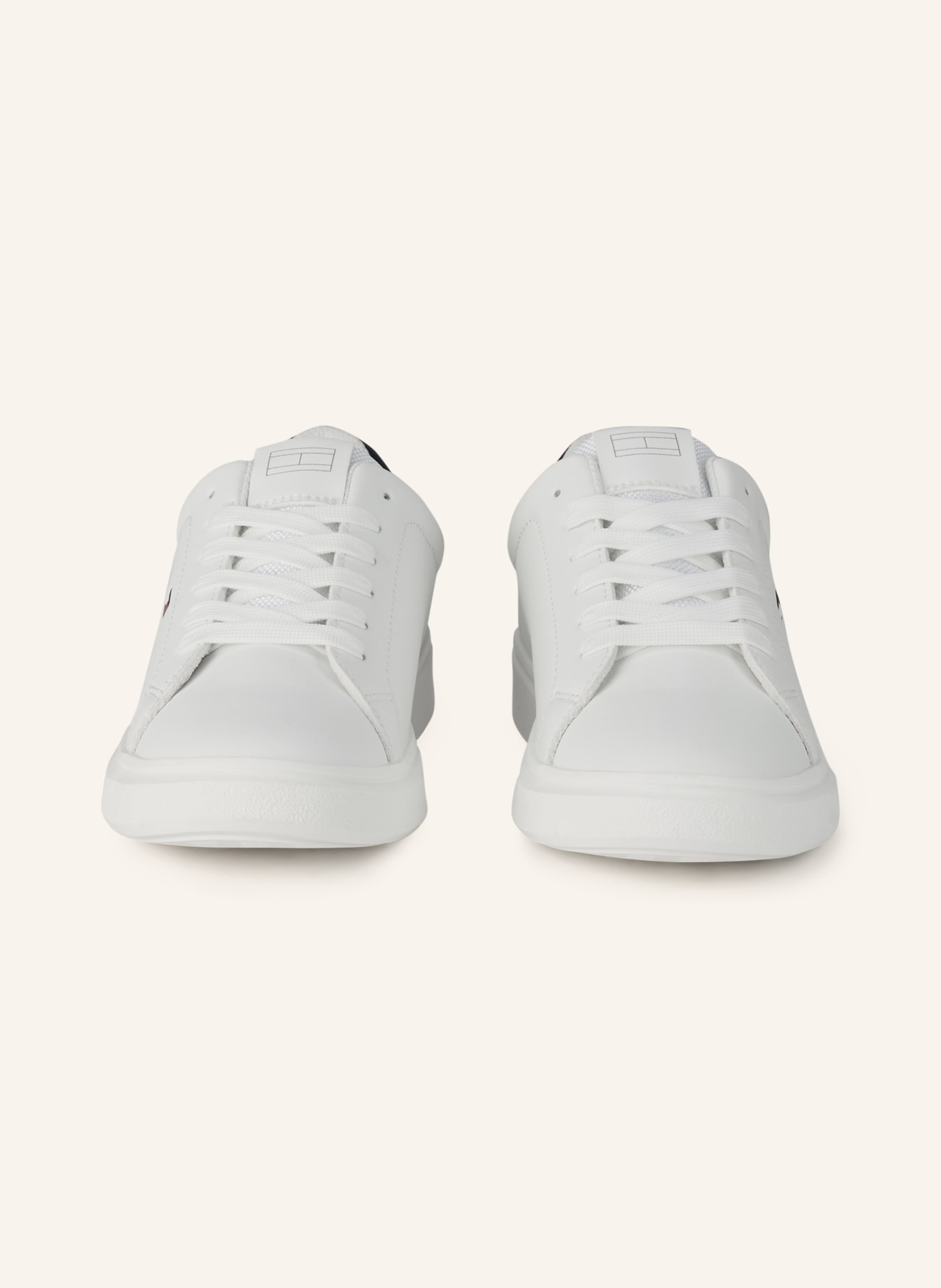 TOMMY HILFIGER sneaker: WHITE / BLACK