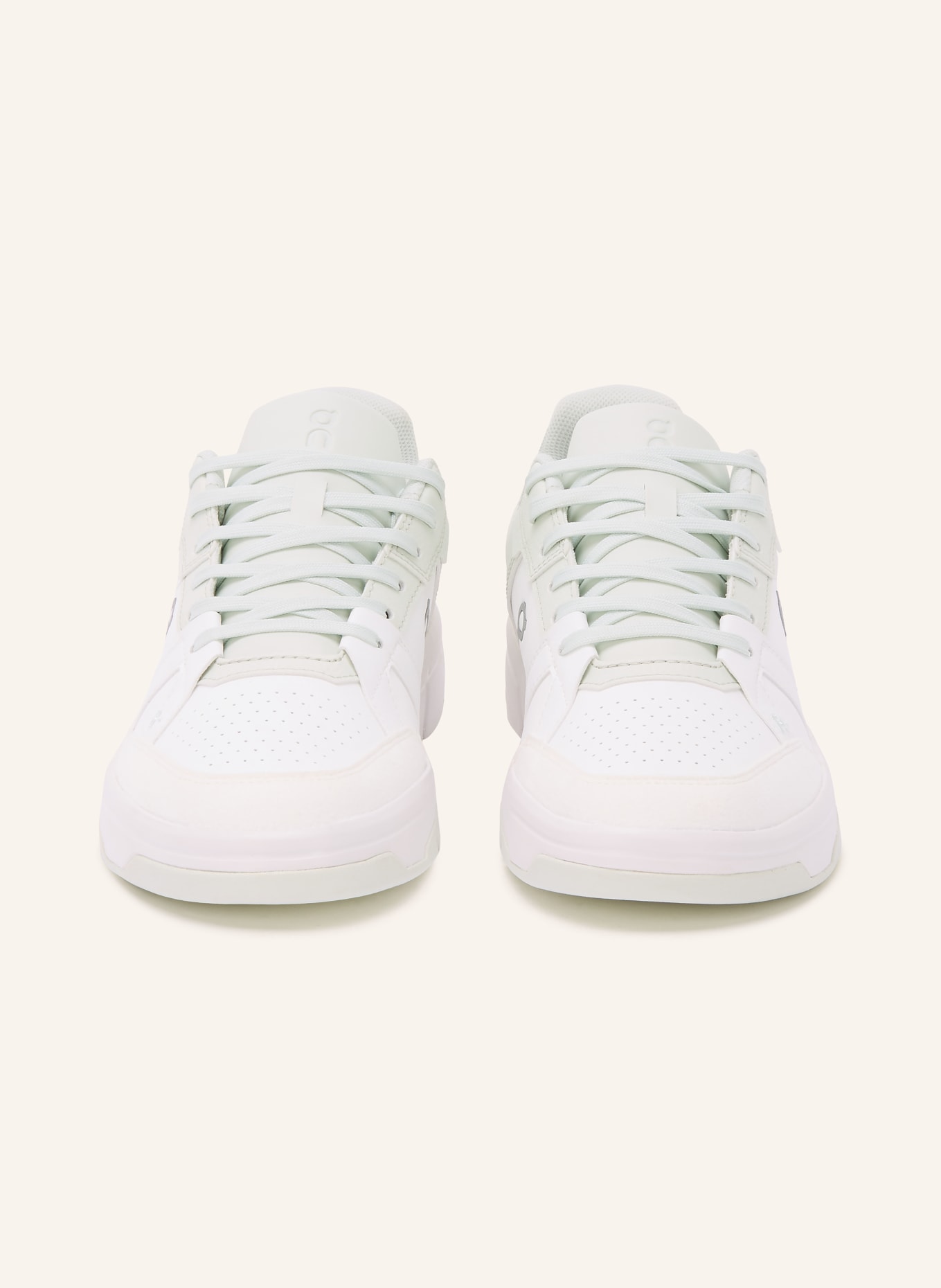 On Sneaker THE ROGER CLUBHOUSE: WEISS / HELLGRÜN