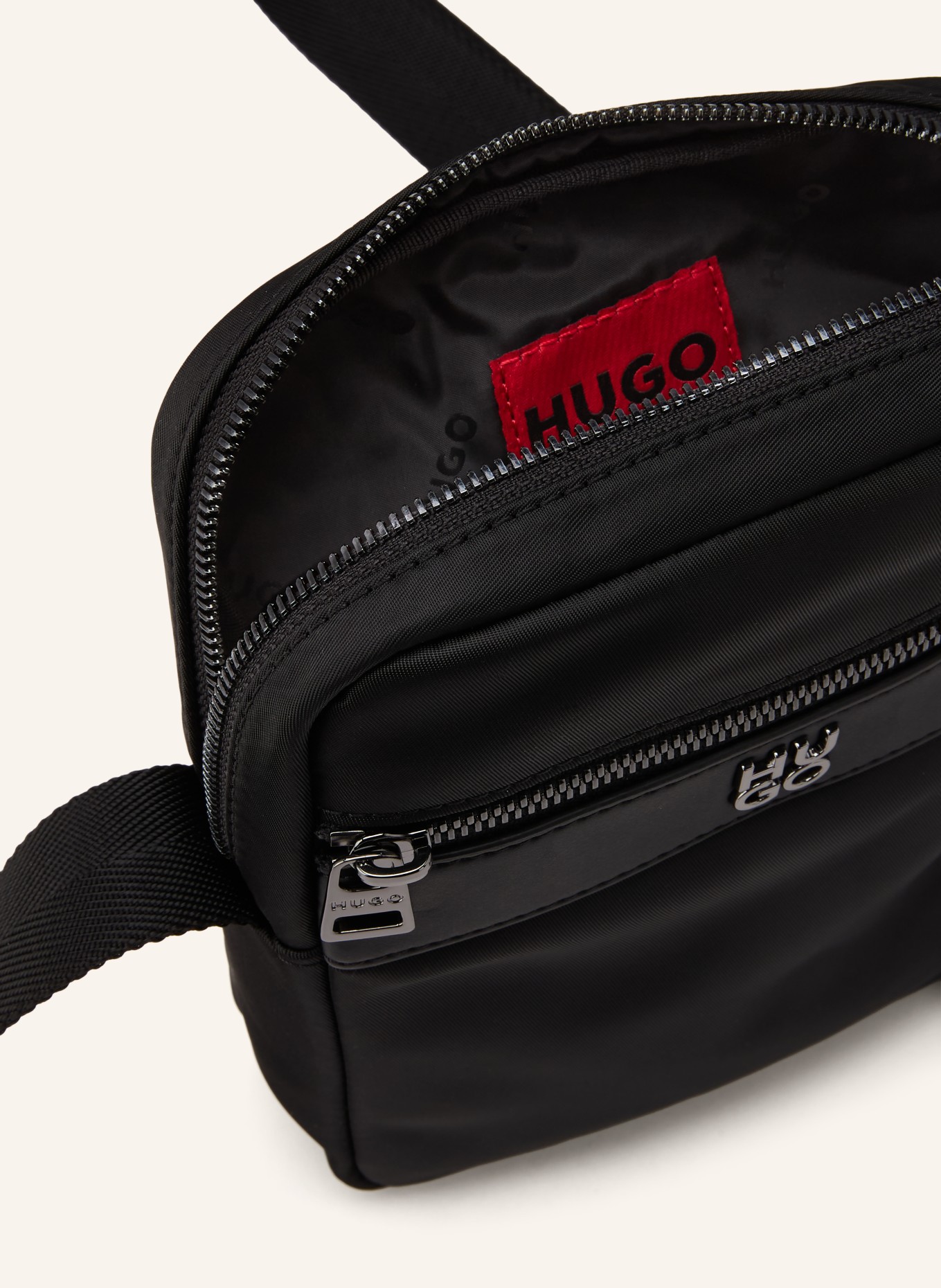 HUGO Umhängetasche QUANTIC: SCHWARZ