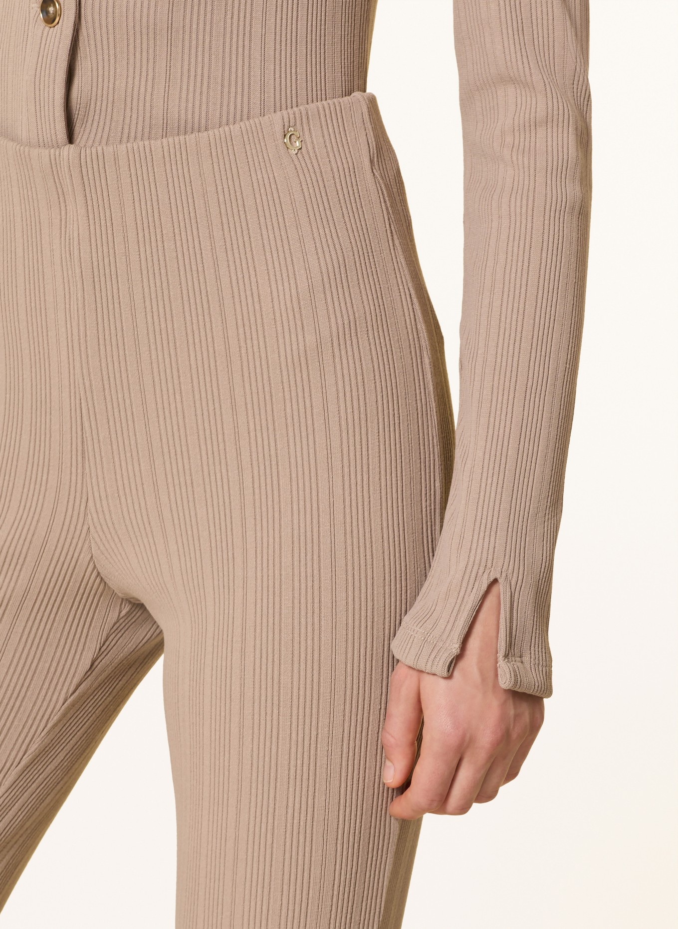 GUESS Flared Jeans BELEN: A10L SUMMER CLAY