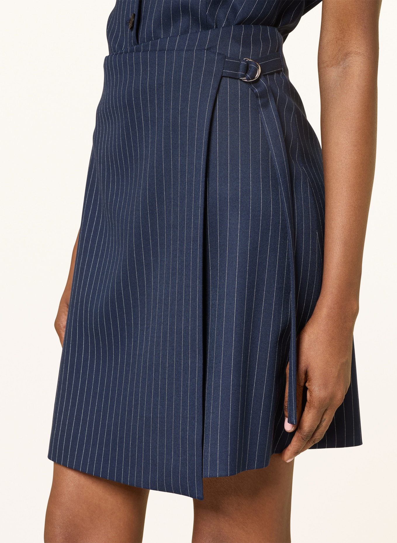 HUGO Rock RABISU in Wickeloptik: DUNKELBLAU / WEISS