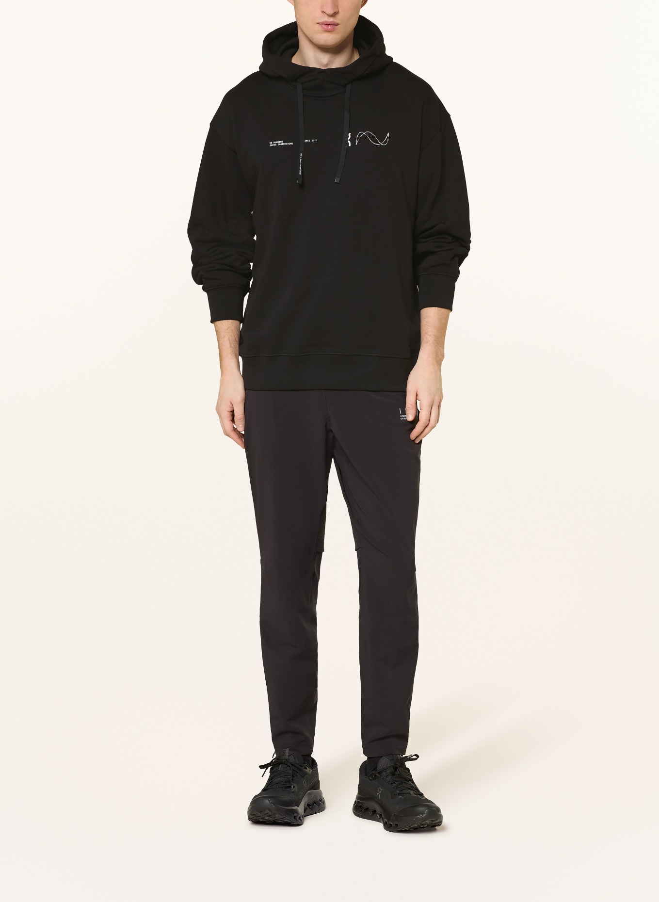 On Hoodie AVANT: SCHWARZ