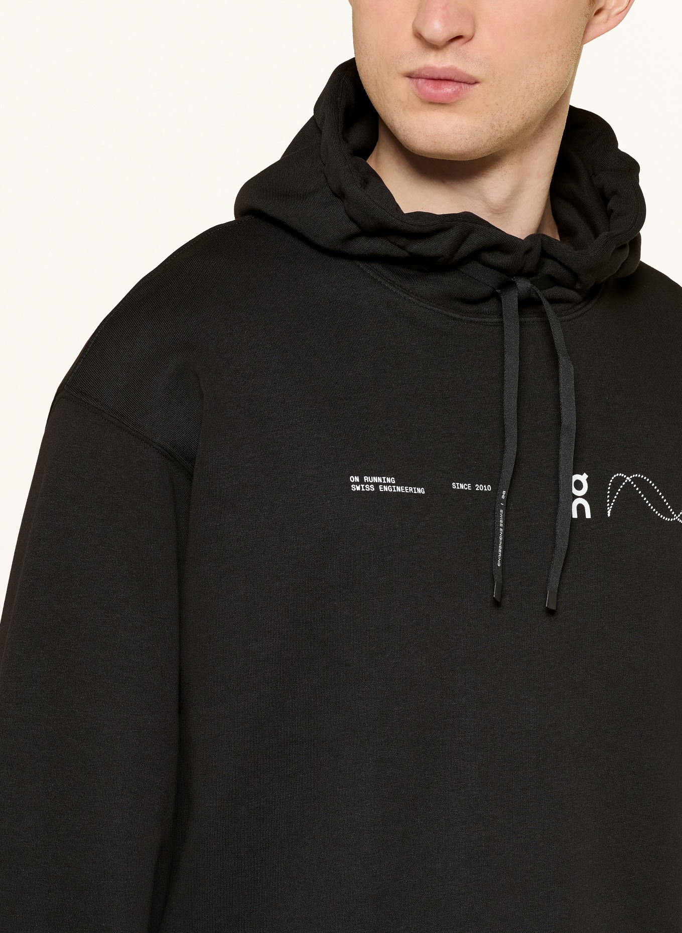 On Hoodie AVANT: SCHWARZ