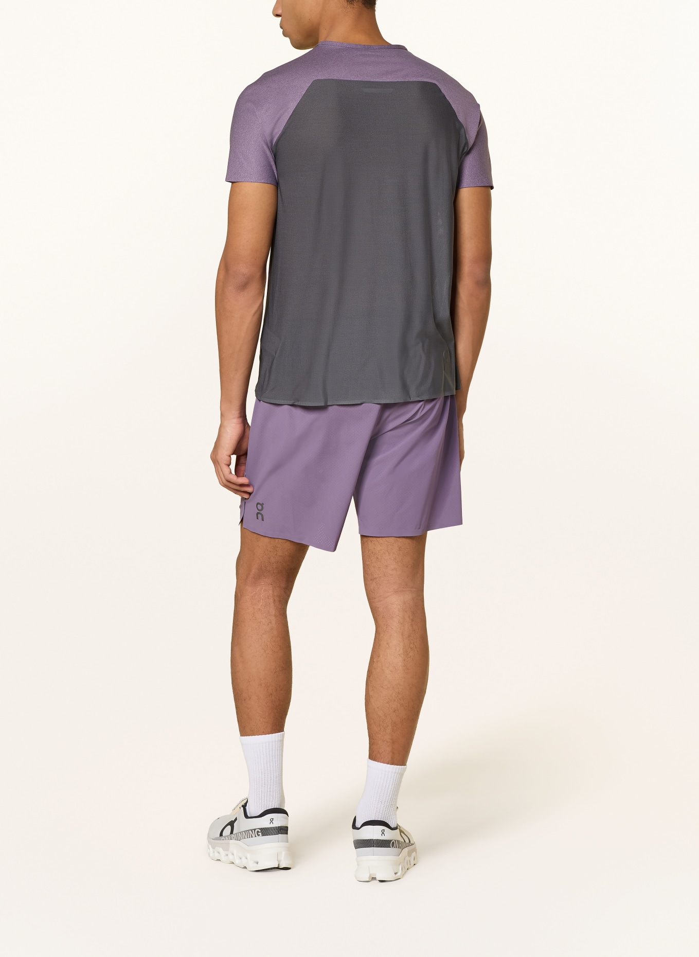 On Laufshirt PERFORMANCE-T: LILA / DUNKELGRAU