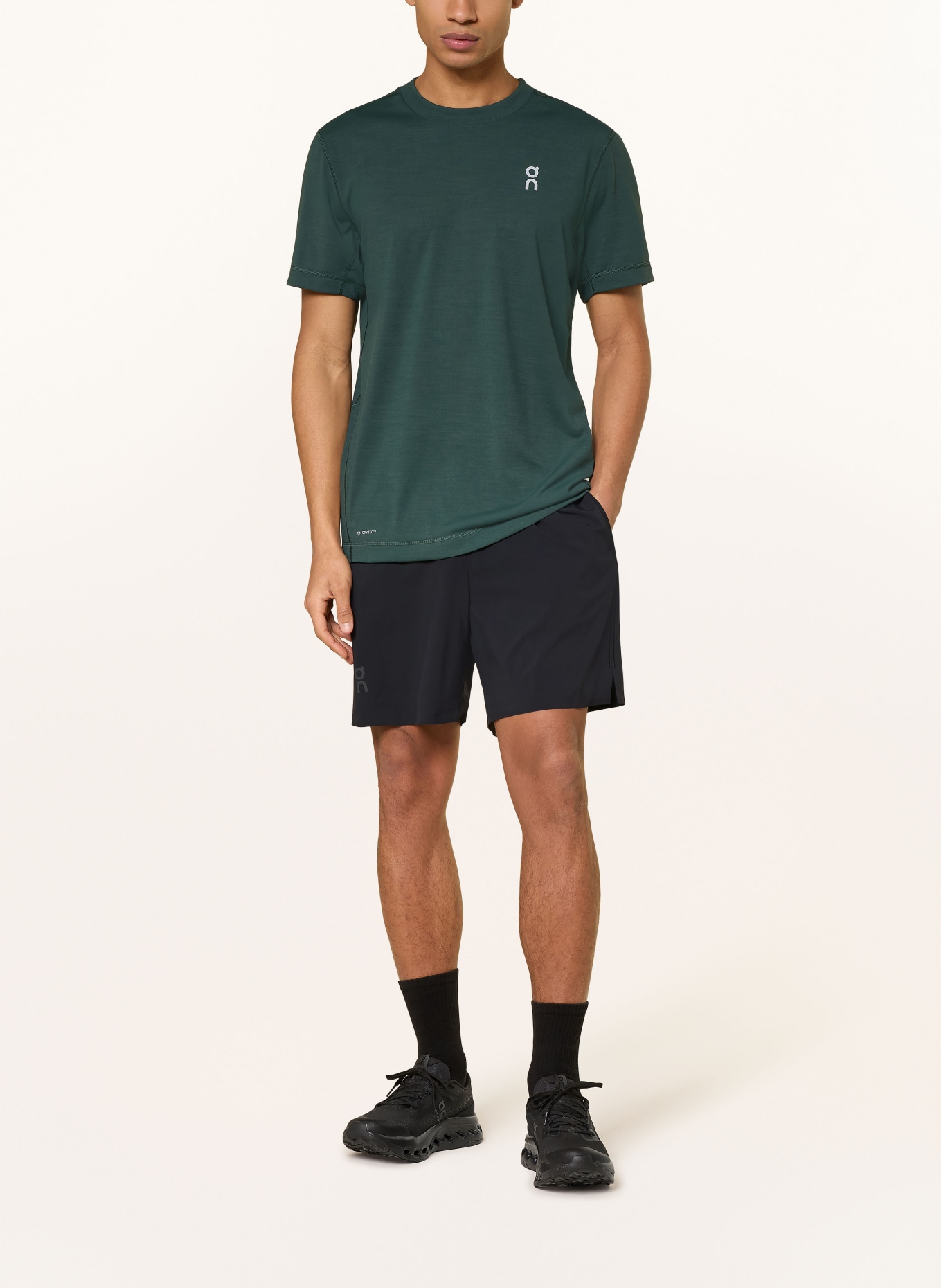 On Trainingsshorts FOCUS: SCHWARZ