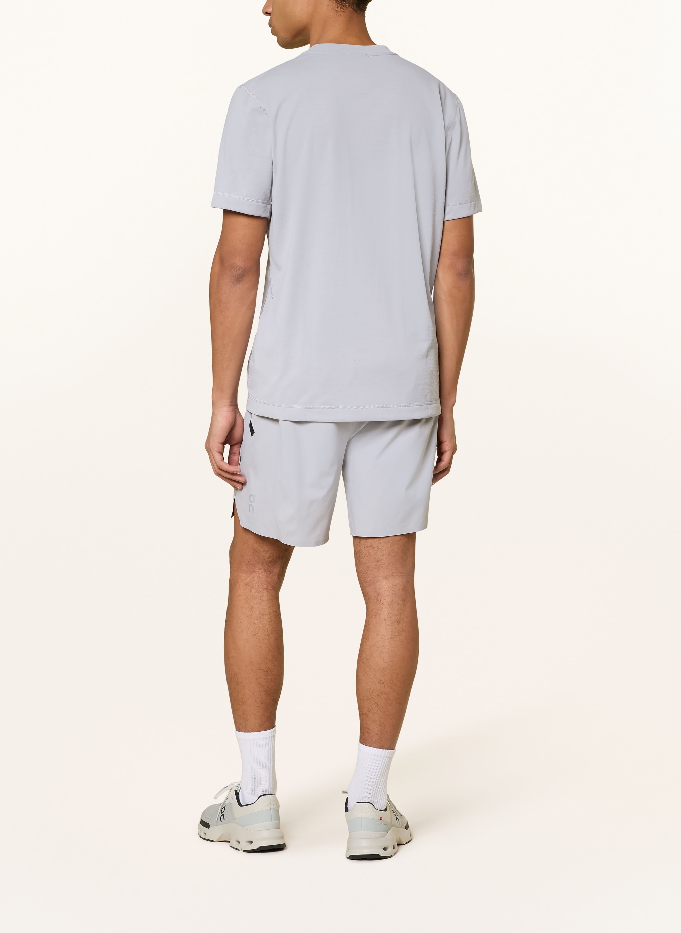 On 2-in-1-Trainingsshorts TRAIN: HELLGRAU