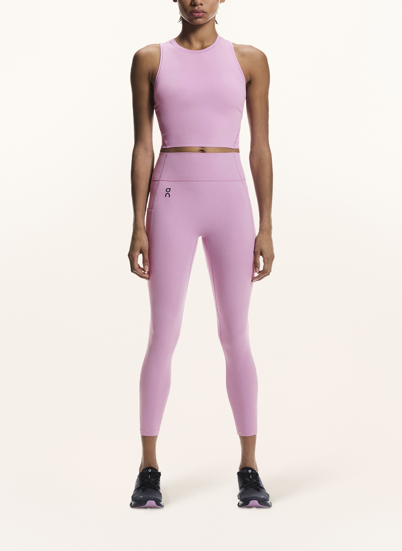 On Punčocháče STUDIO: RŮŽOVÁ