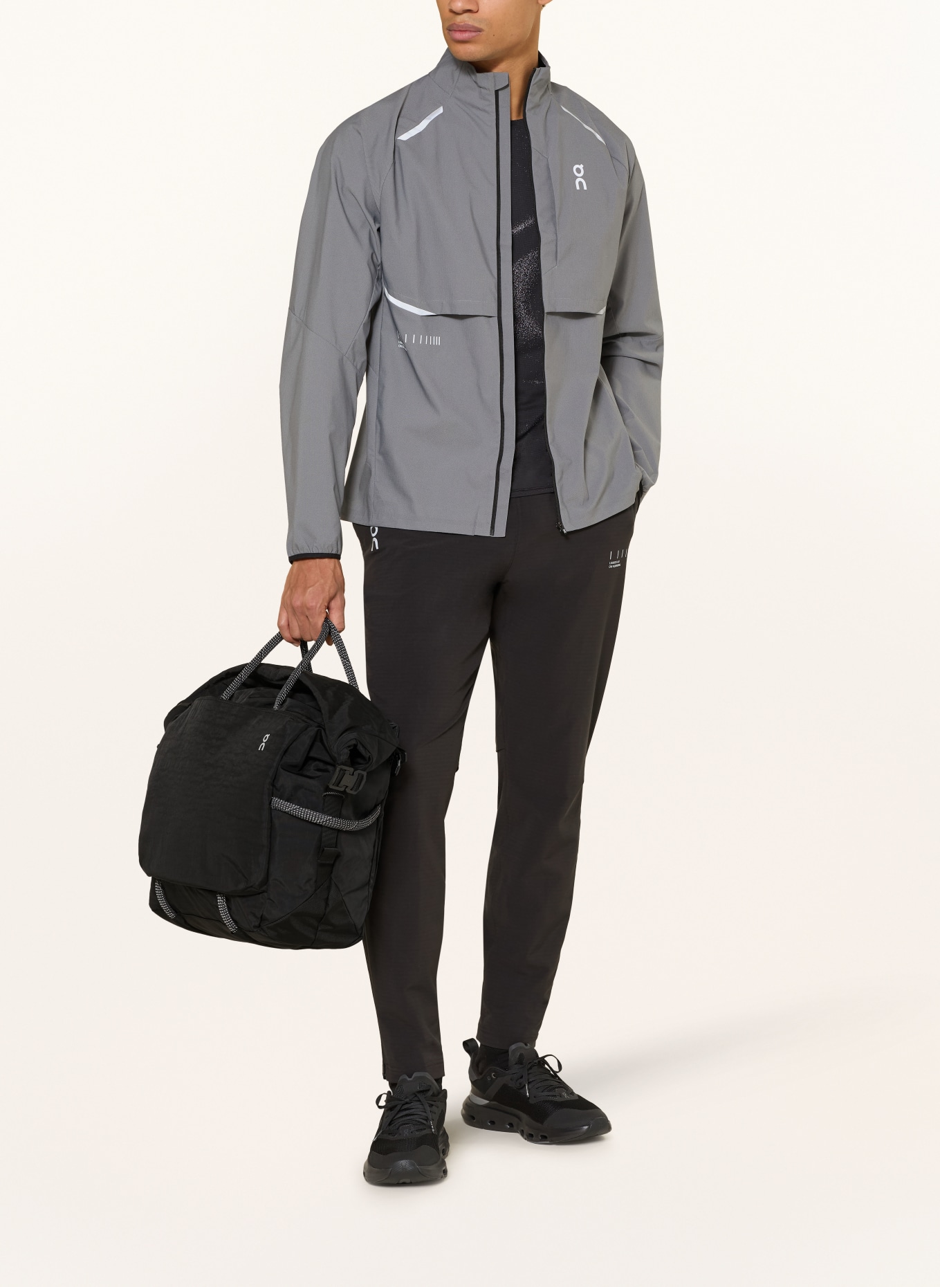 On Sportovní taška ELITE 40 l s přihrádkou na notebook: ČERNÁ