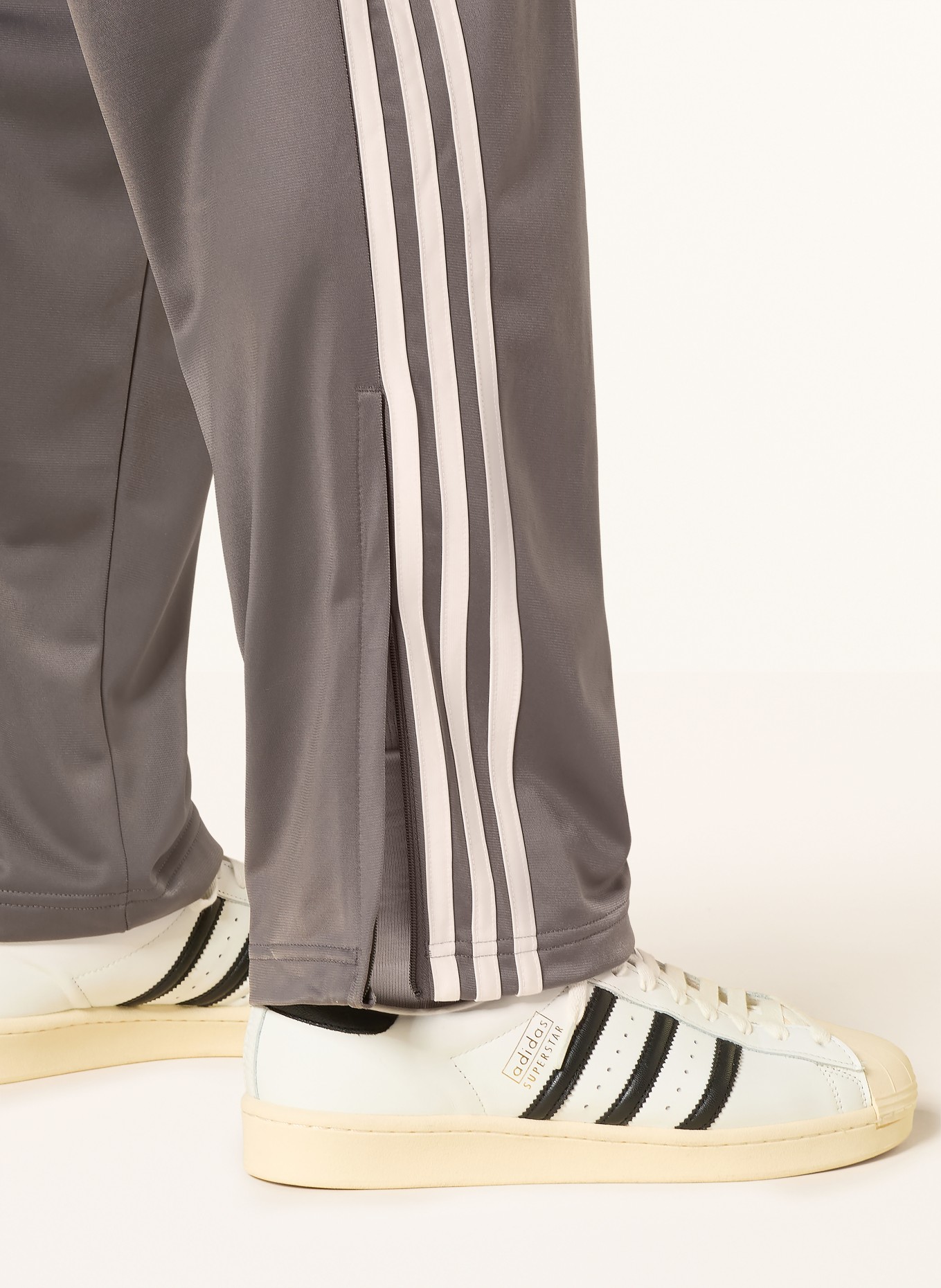 adidas Originals Trainingshose FIREBIRD mit Galonstreifen: DUNKELGRAU