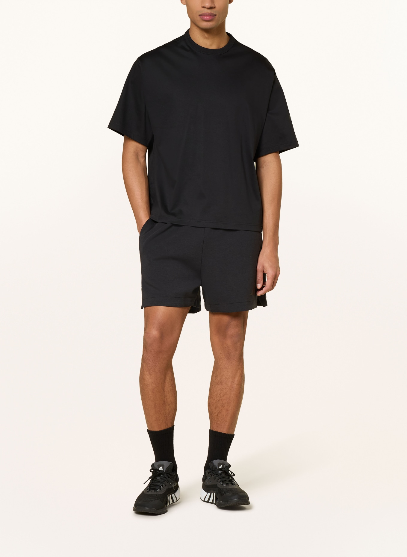 adidas Spodenki dresowe SOFT LUX: CZARNY