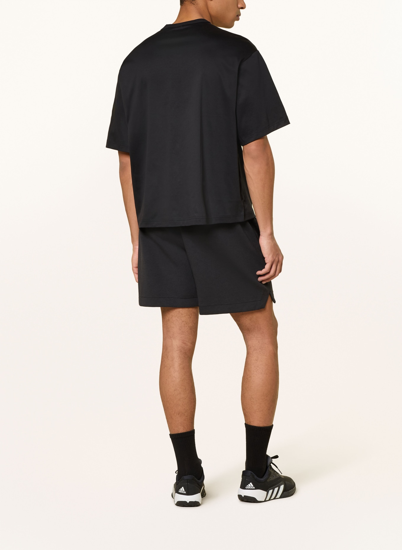 adidas Spodenki dresowe SOFT LUX: CZARNY