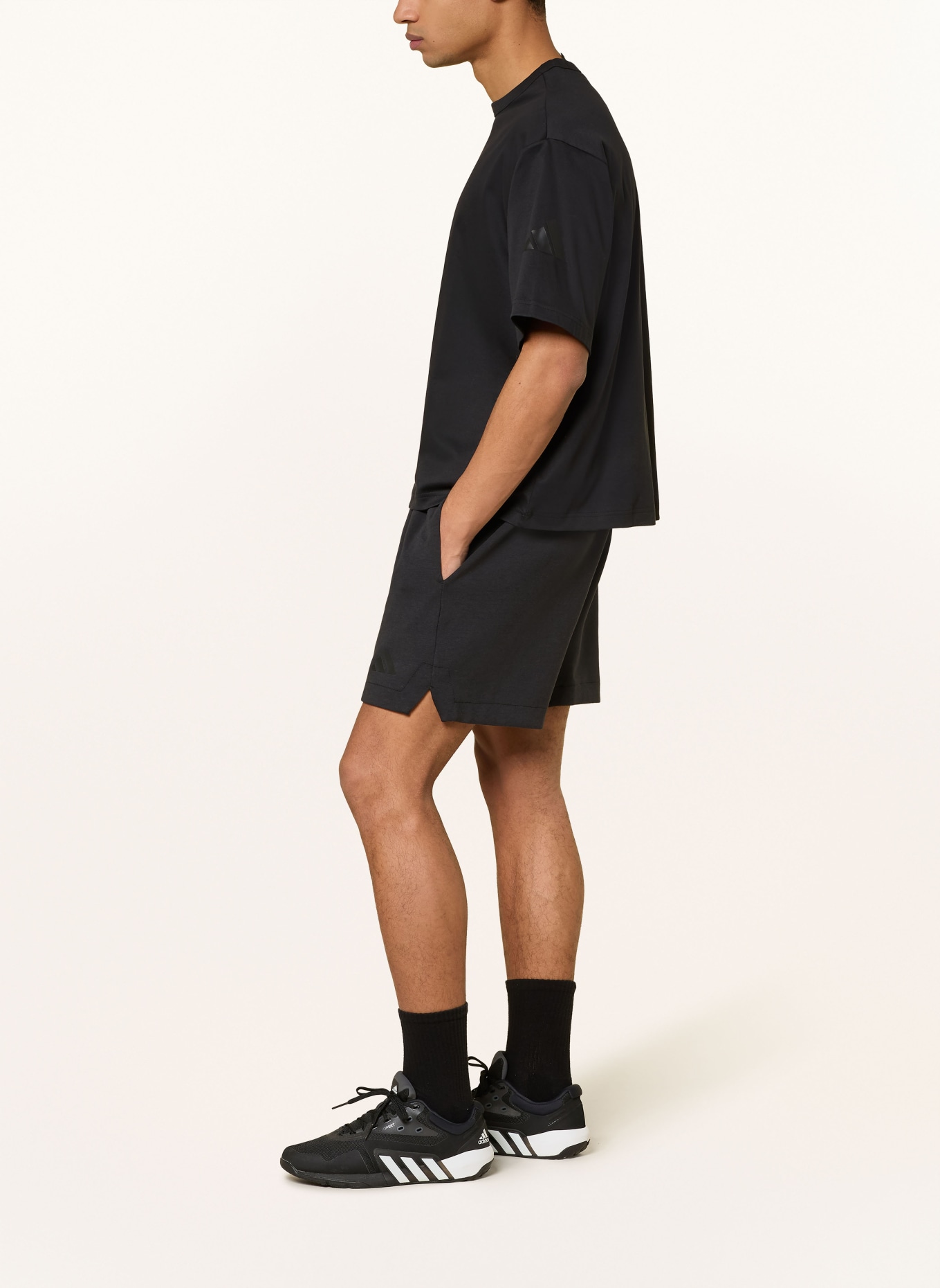 adidas Spodenki dresowe SOFT LUX: CZARNY