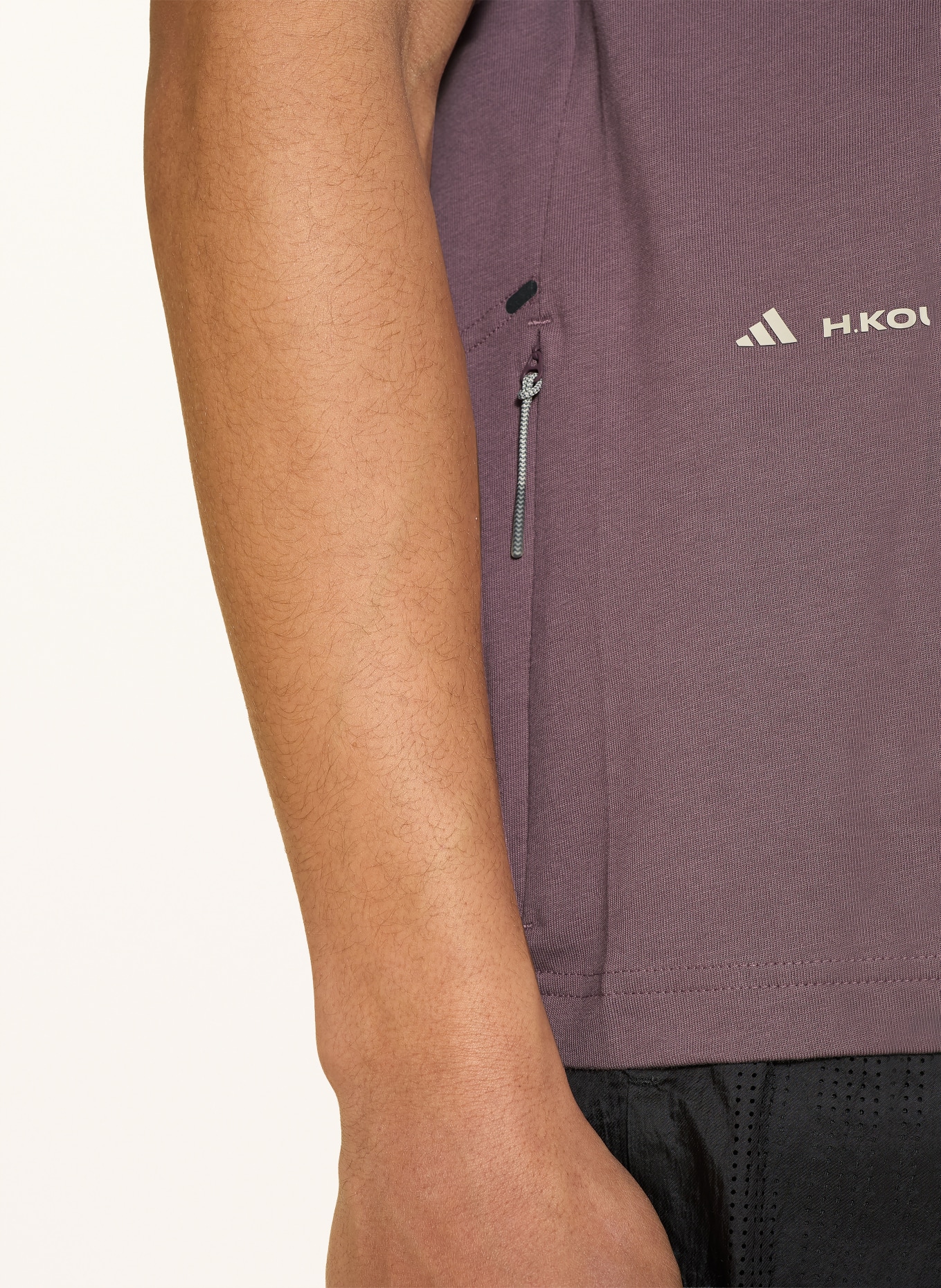 adidas Koszulka ADI365 HERMANOS KOUMORI: BRUDNY RÓŻ / KREMOWY